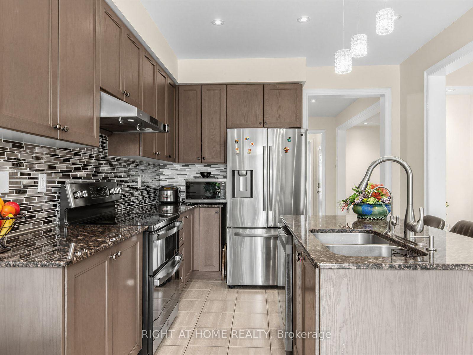 Photo 15 of 99 Richler Avenue, Vaughan, Kleinburg — HOMEH
