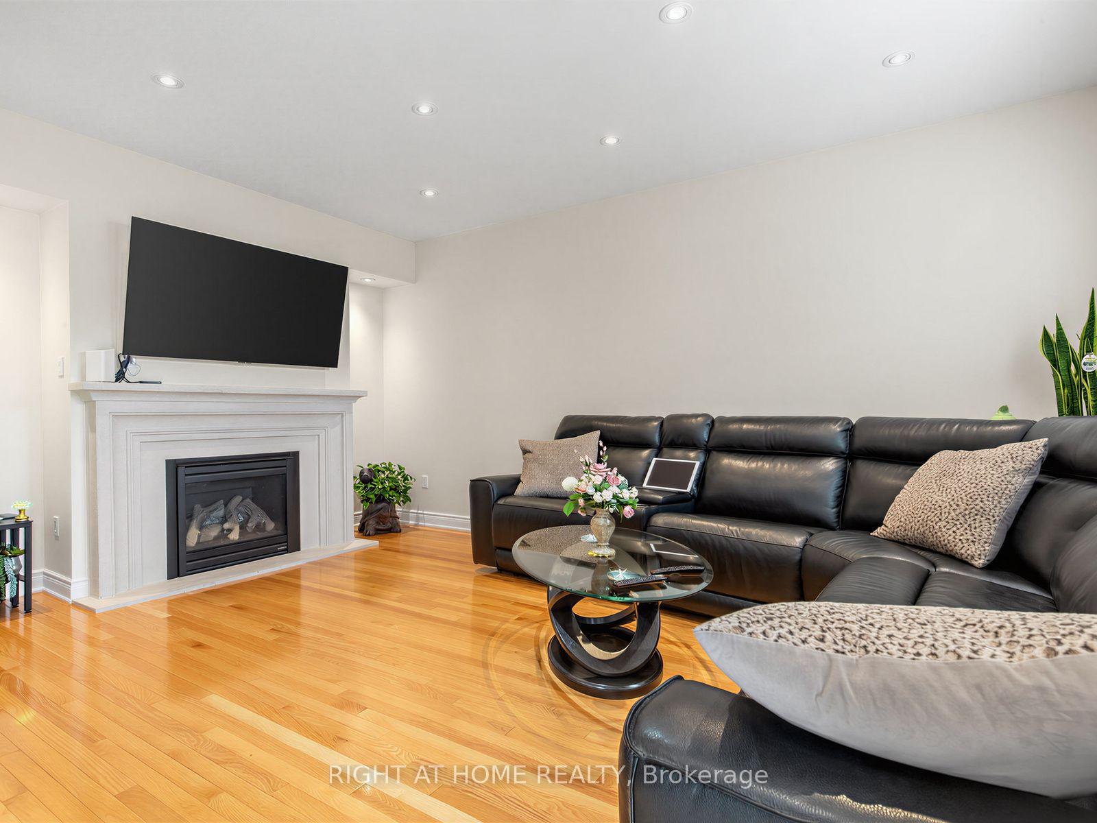 Photo 18 of 99 Richler Avenue, Vaughan, Kleinburg — HOMEH