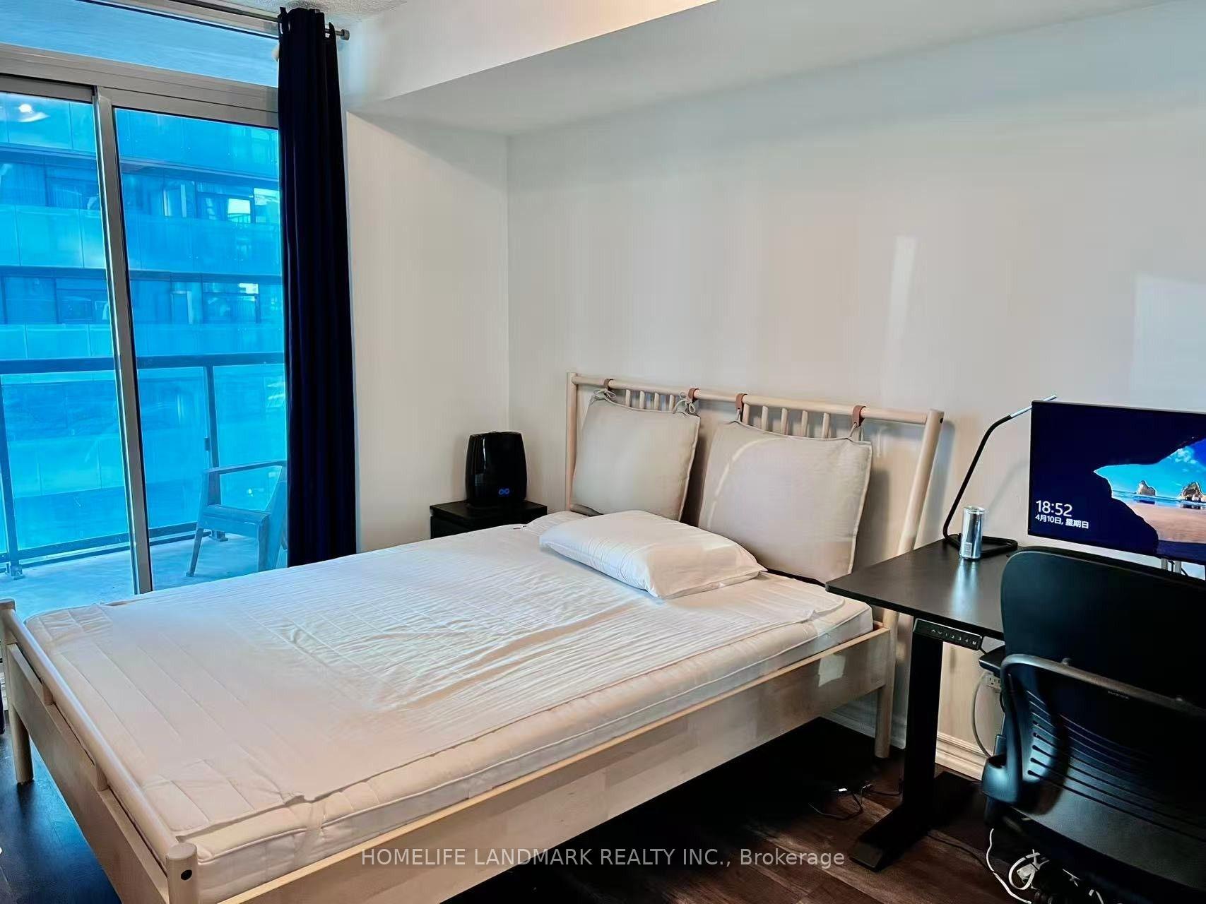 Photo 4 of Unit 2107, 19 Grand Trunk Crescent, Toronto, Waterfront Communities — HOMEH