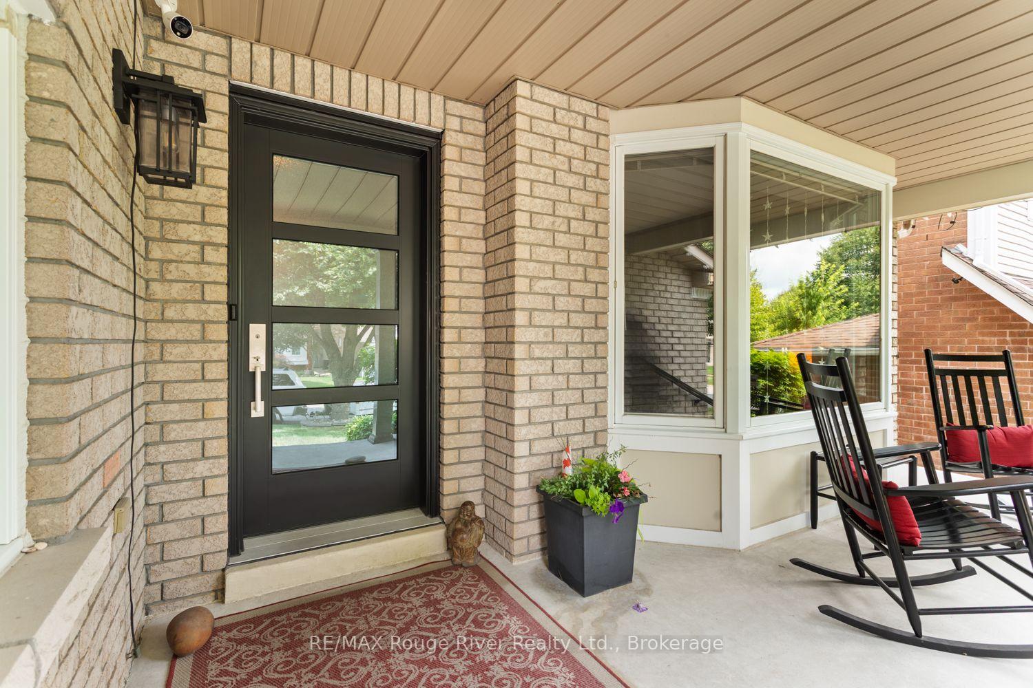 Photo 2 of 52 Mortimer Crescent, Ajax, Central West — HOMEH