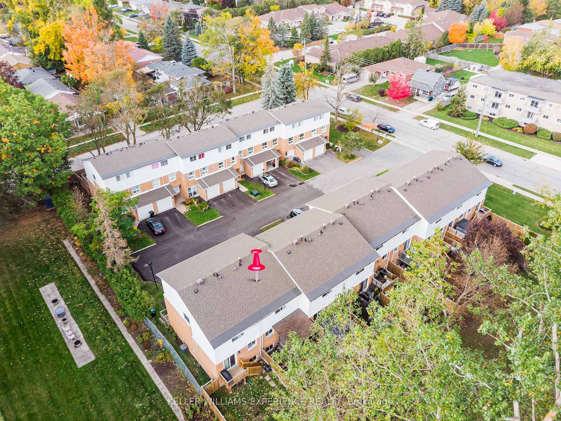 Photo 4 of Unit 8, 237 Steel Street, Barrie, Codrington — HOMEH