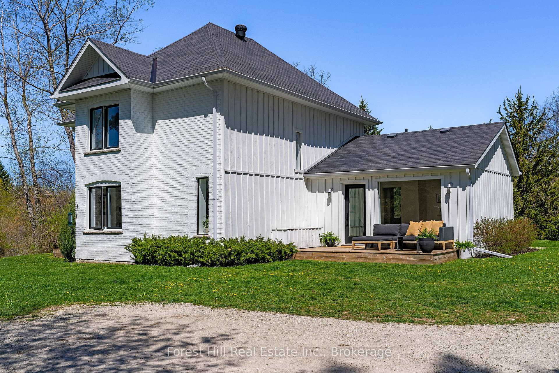 Photo 2 of 7599 36/37 Nottawasaga Side Road E, Clearview, Nottawa — HOMEH