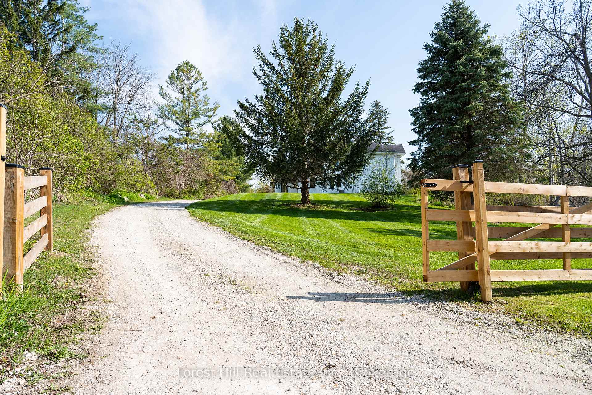 Photo 6 of 7599 36/37 Nottawasaga Side Road E, Clearview, Nottawa — HOMEH