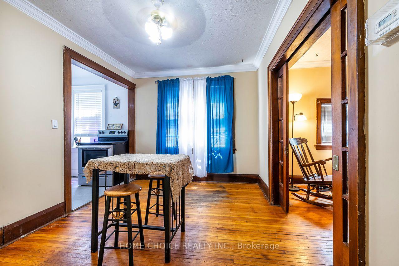 Photo 15 of 39 Burk Street, Oshawa, Vanier — HOMEH
