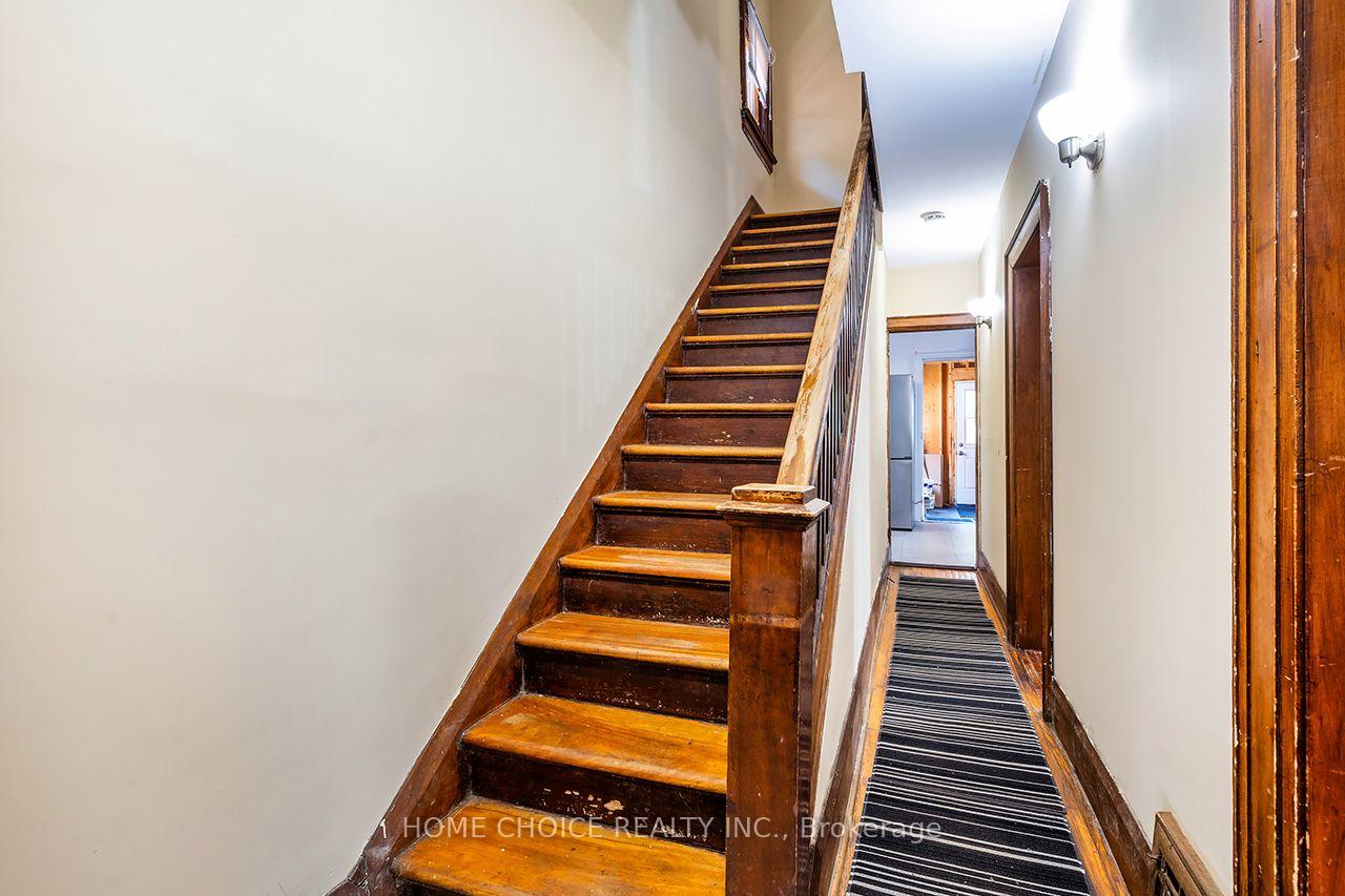 Photo 19 of 39 Burk Street, Oshawa, Vanier — HOMEH