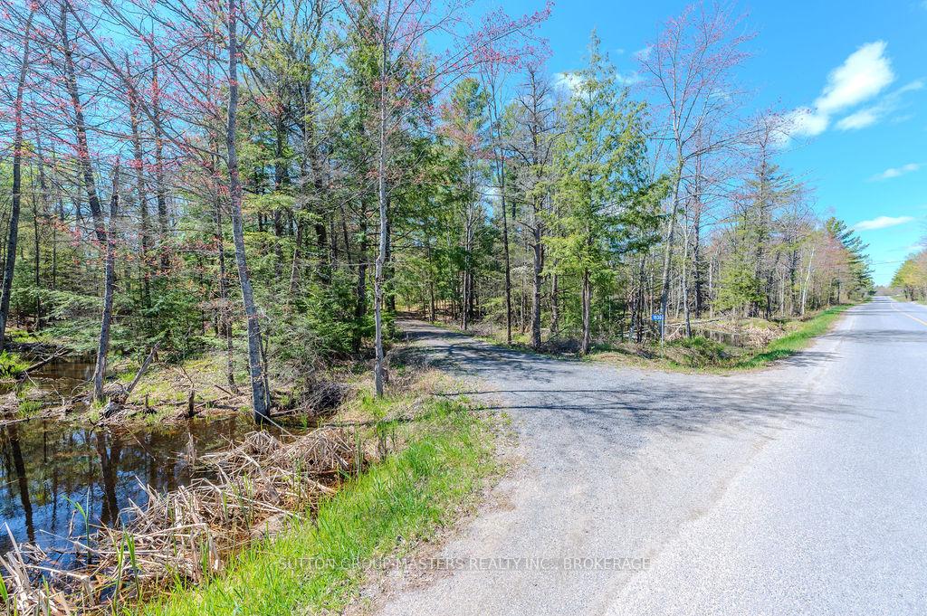 Photo 10 of 1839 Oak Flats Road, Frontenac, Frontenac Centre — HOMEH