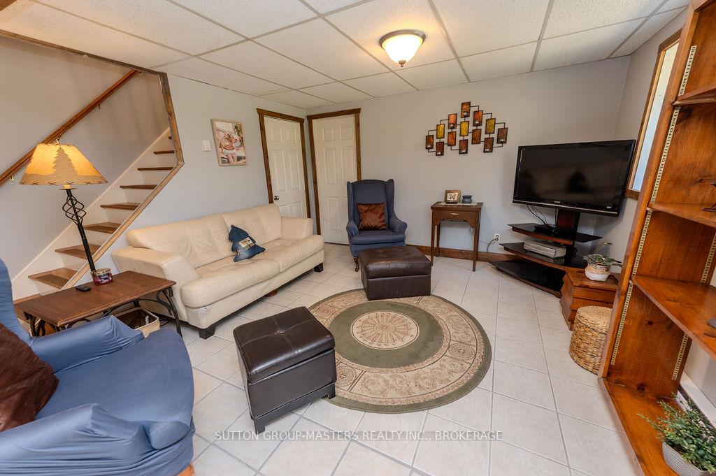 Photo 12 of 1839 Oak Flats Road, Frontenac, Frontenac Centre — HOMEH