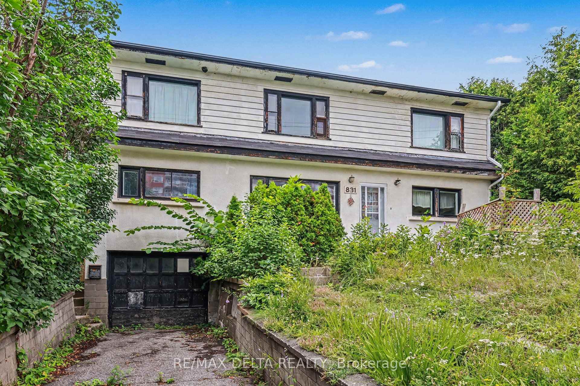 Photo 3 of 831 Montreal Road, Ottawa, CFB Rockcliffe and Area — HOMEH
