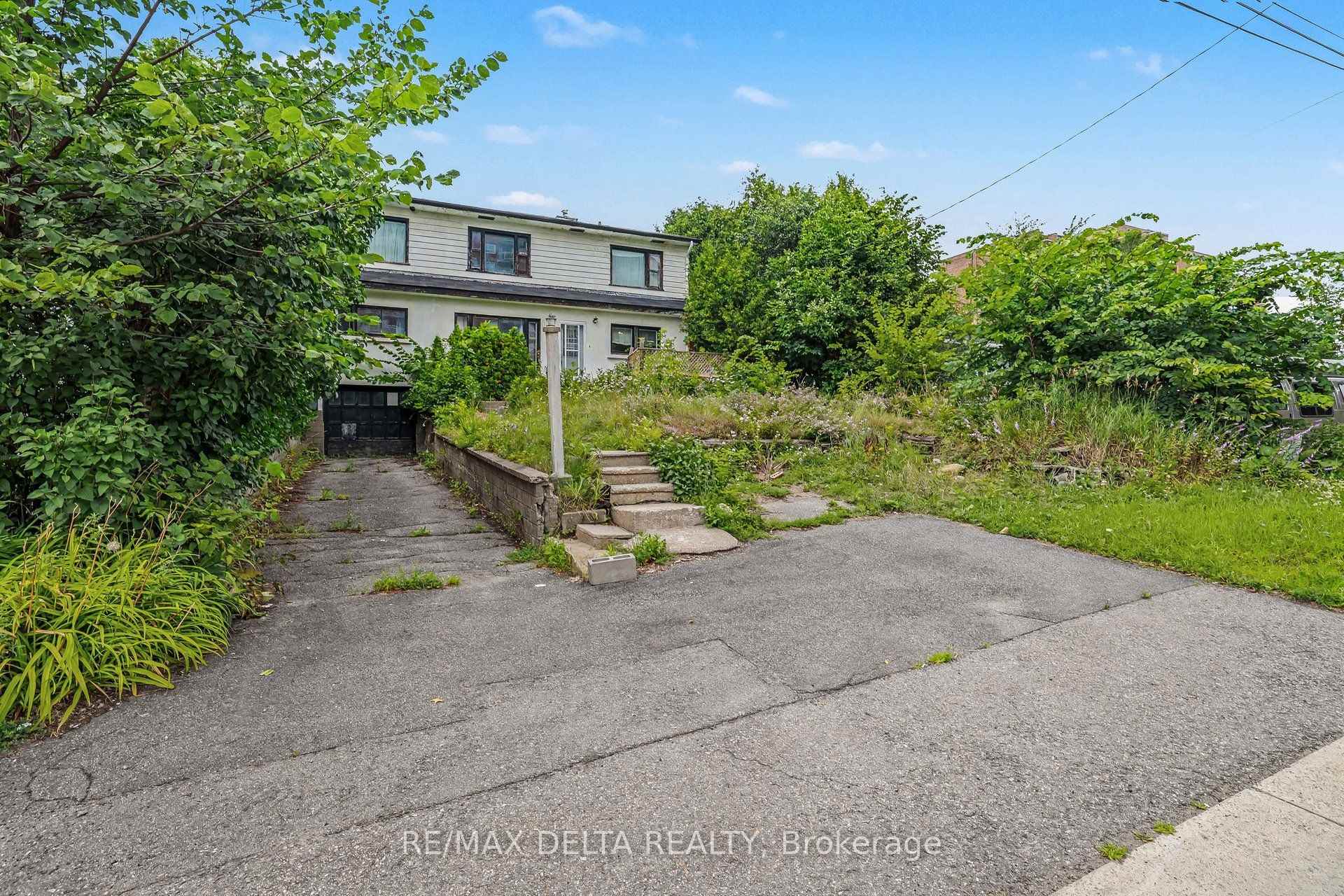 Photo 9 of 831 Montreal Road, Ottawa, CFB Rockcliffe and Area — HOMEH