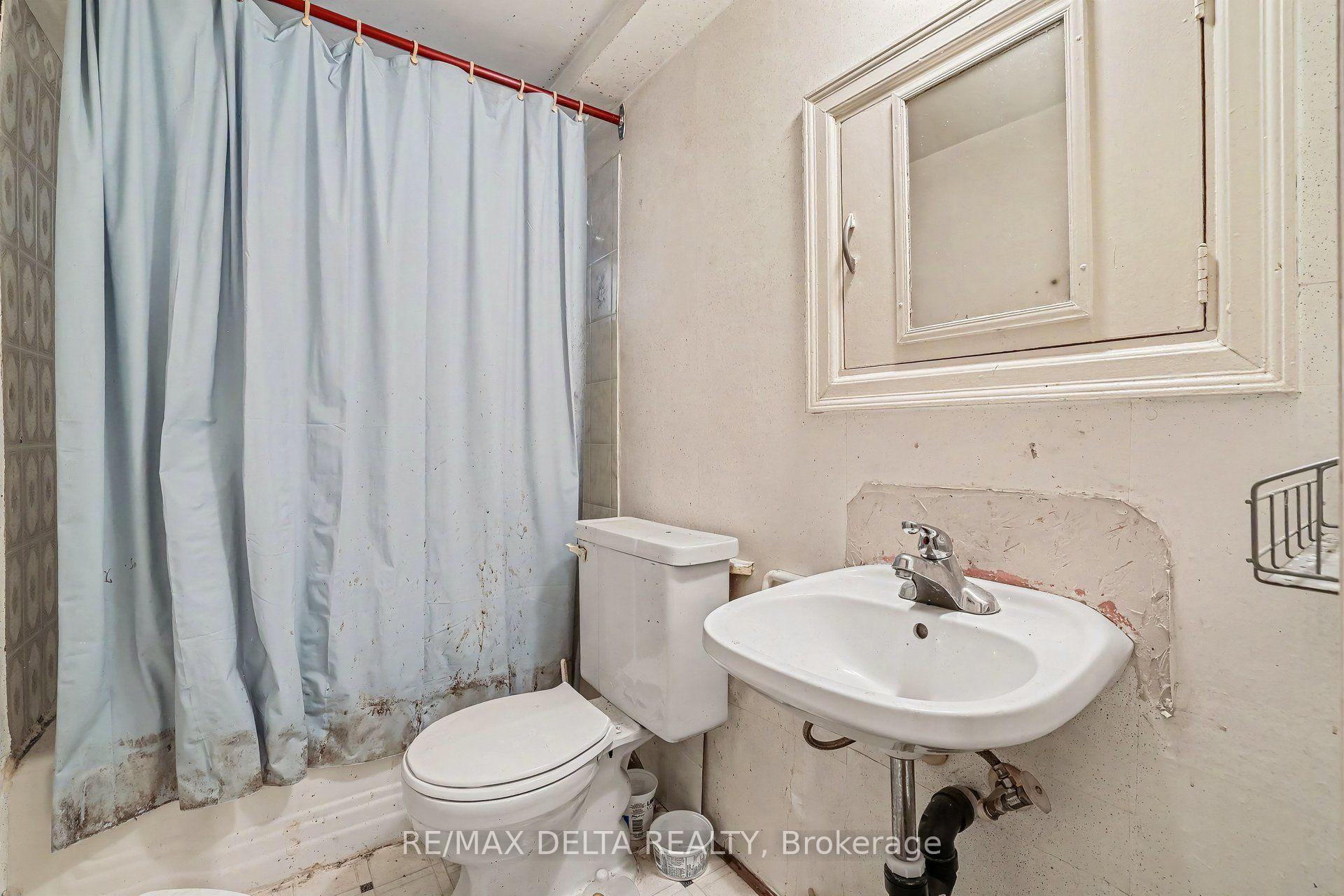 Photo 35 of 831 Montreal Road, Ottawa, CFB Rockcliffe and Area — HOMEH