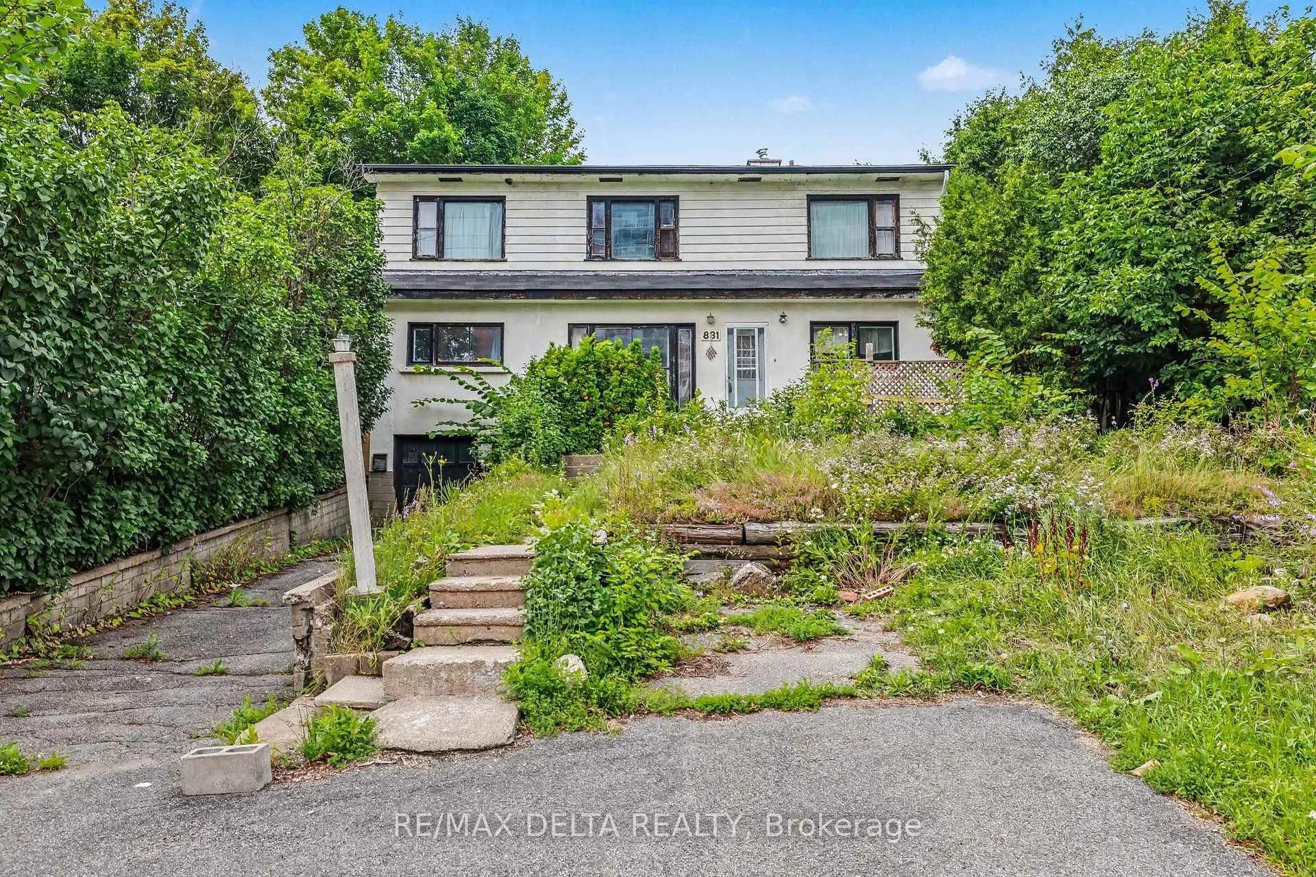 Photo 5 of 831 Montreal Road, Ottawa, CFB Rockcliffe and Area — HOMEH