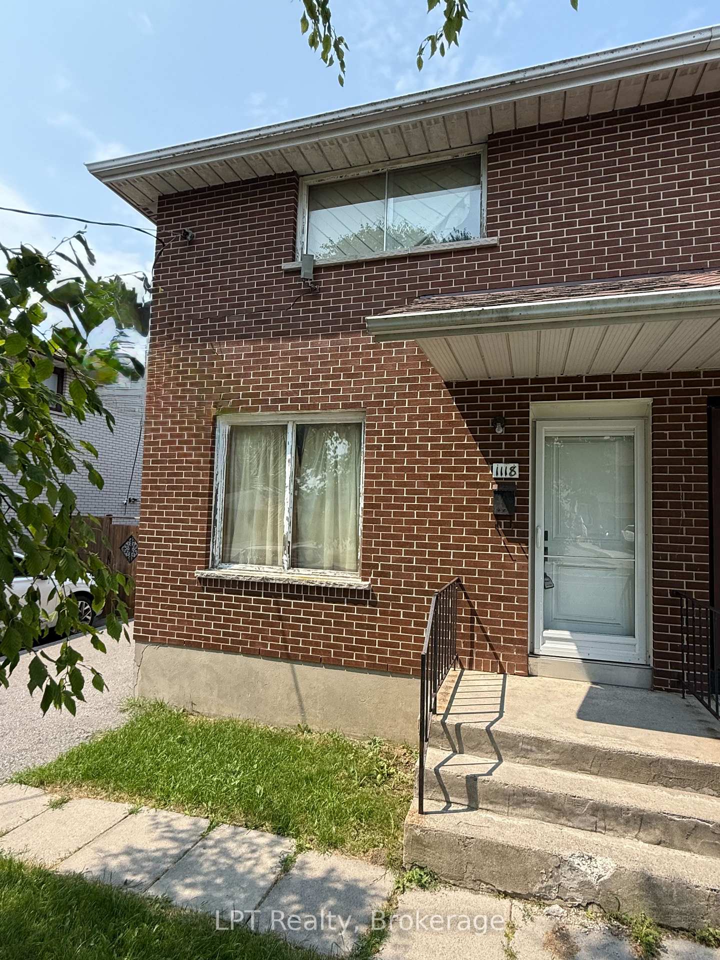 Photo 2 of 1118 Cedar Street S, Oshawa, Lakeview — HOMEH