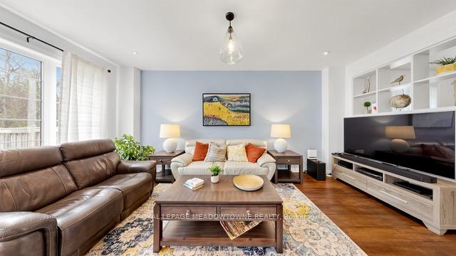 Photo 4 of 126 Bridlewood Boulevard, Whitby, Rolling Acres — HOMEH