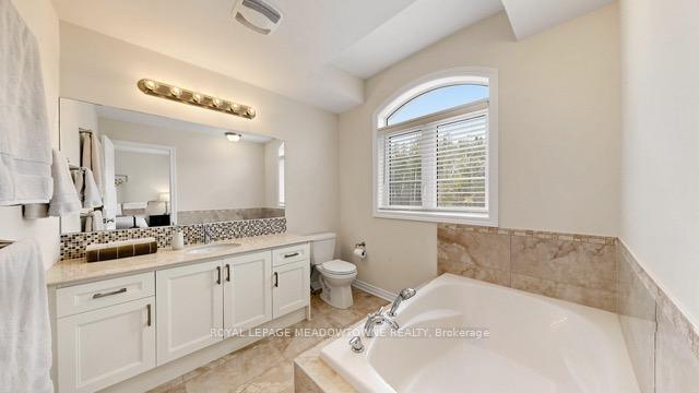 Photo 18 of 126 Bridlewood Boulevard, Whitby, Rolling Acres — HOMEH