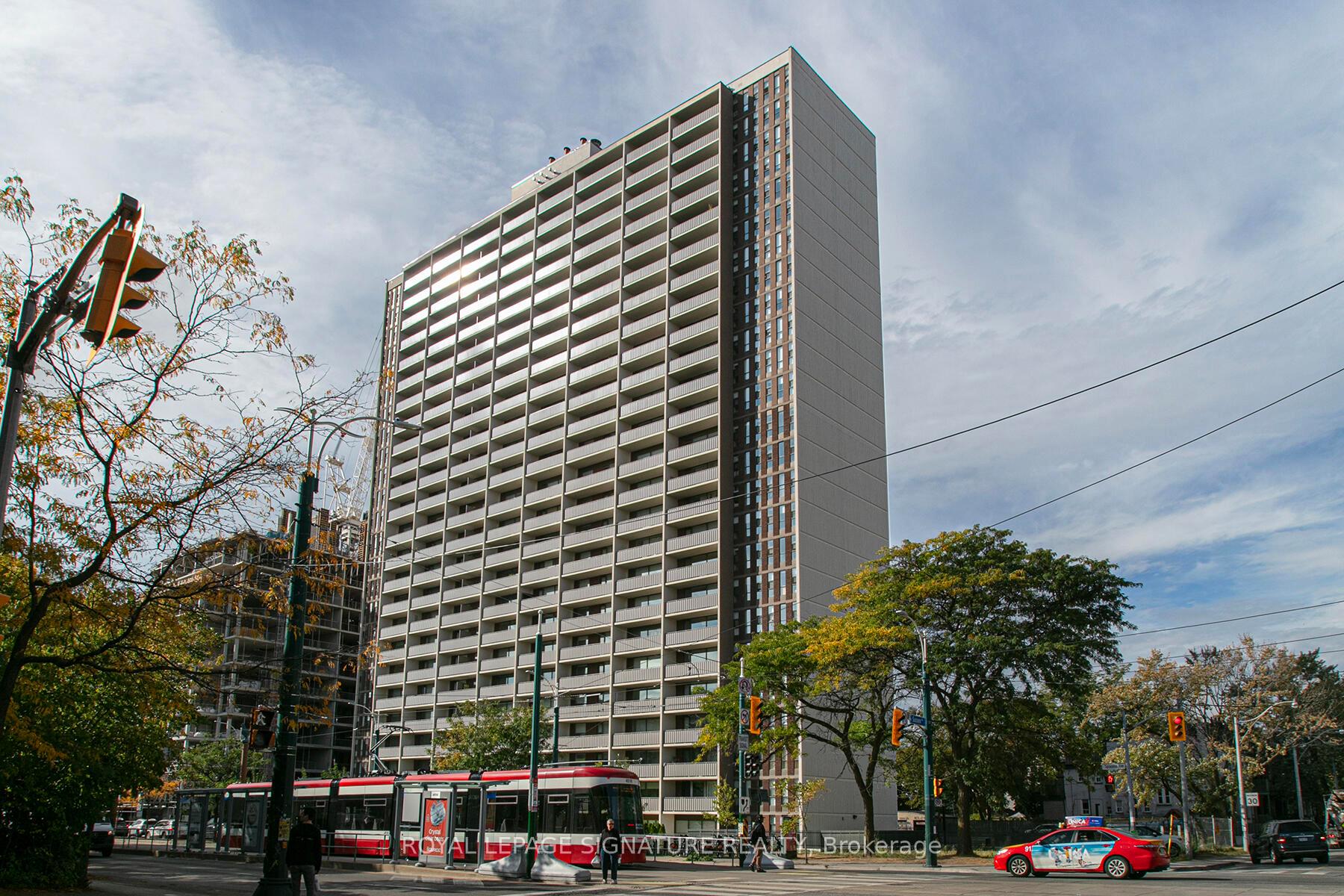 Photo 15 of Unit 815, 666 Spadina Avenue, Toronto, University — HOMEH