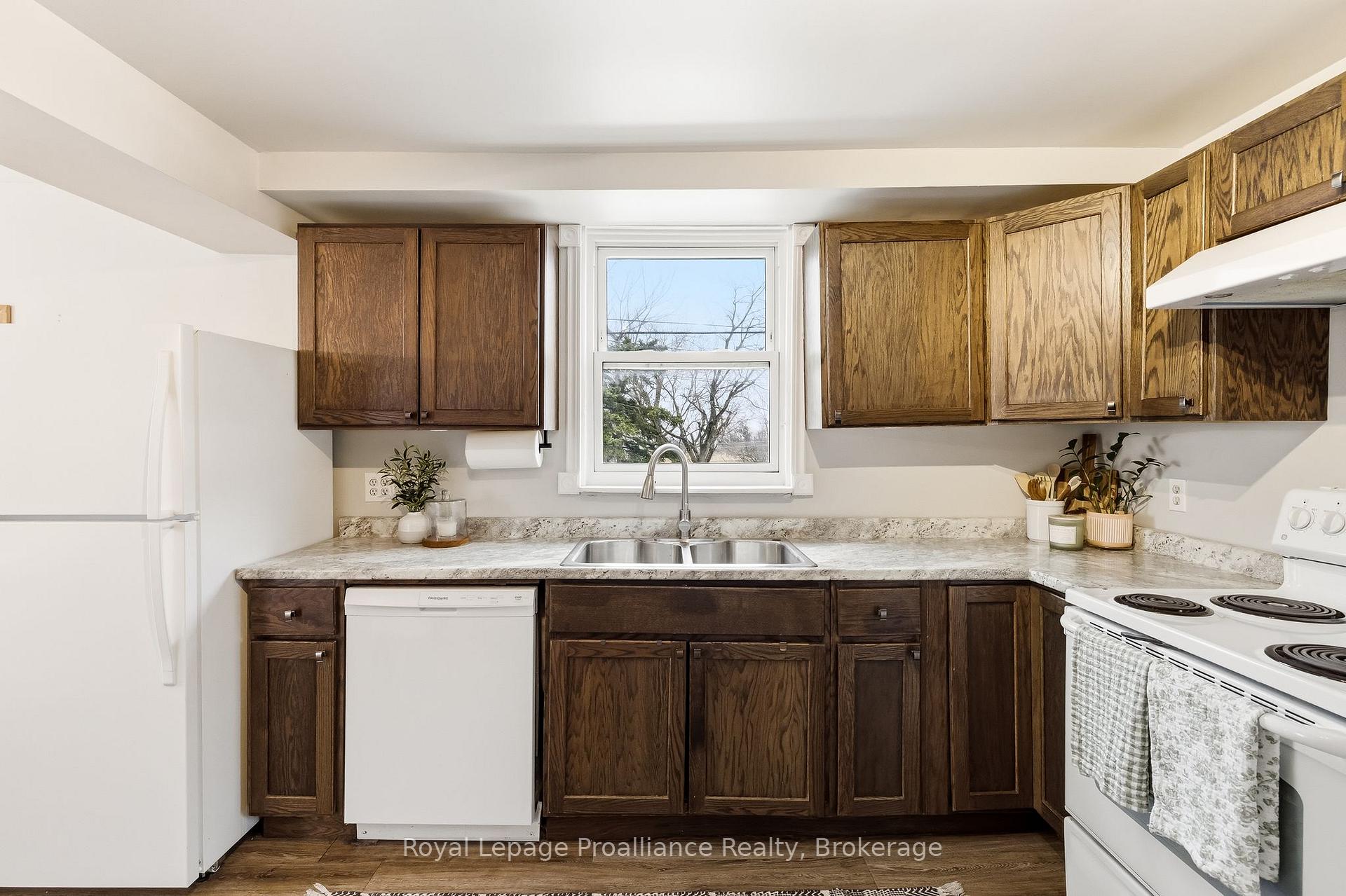 Photo 20 of 40 Smith Street, Port Hope — HOMEH