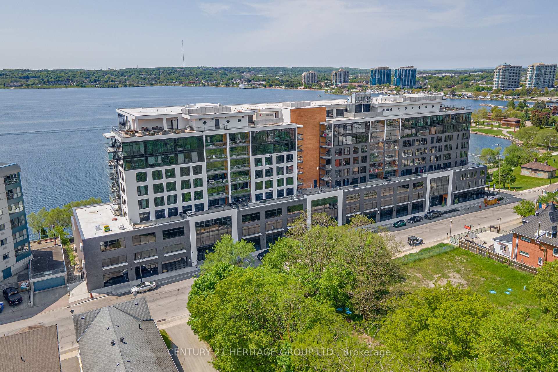 Photo of Unit 922, 185 Dunlop Street E