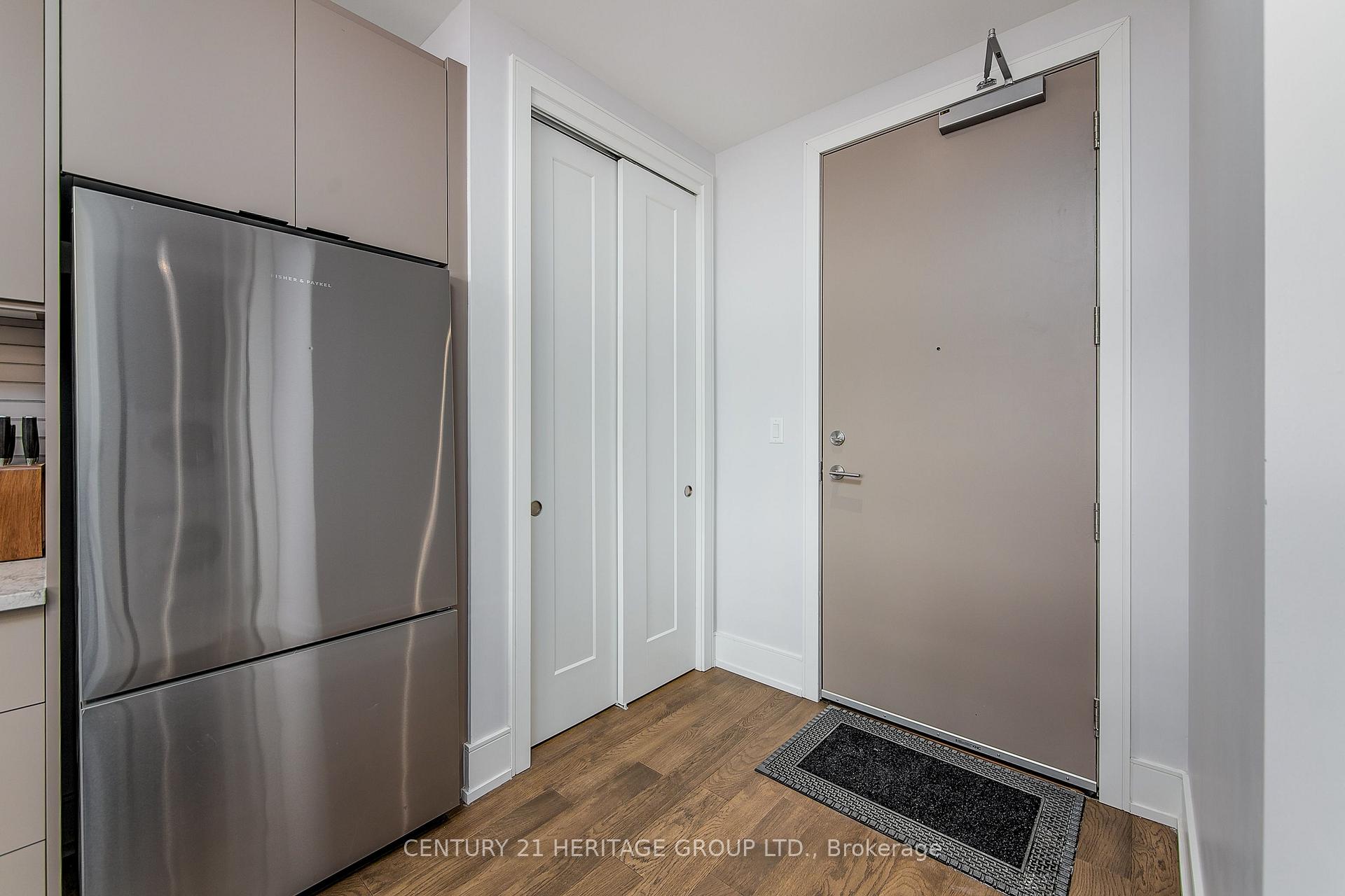 Photo 8 of Unit 922, 185 Dunlop Street E, Barrie, North Shore — HOMEH