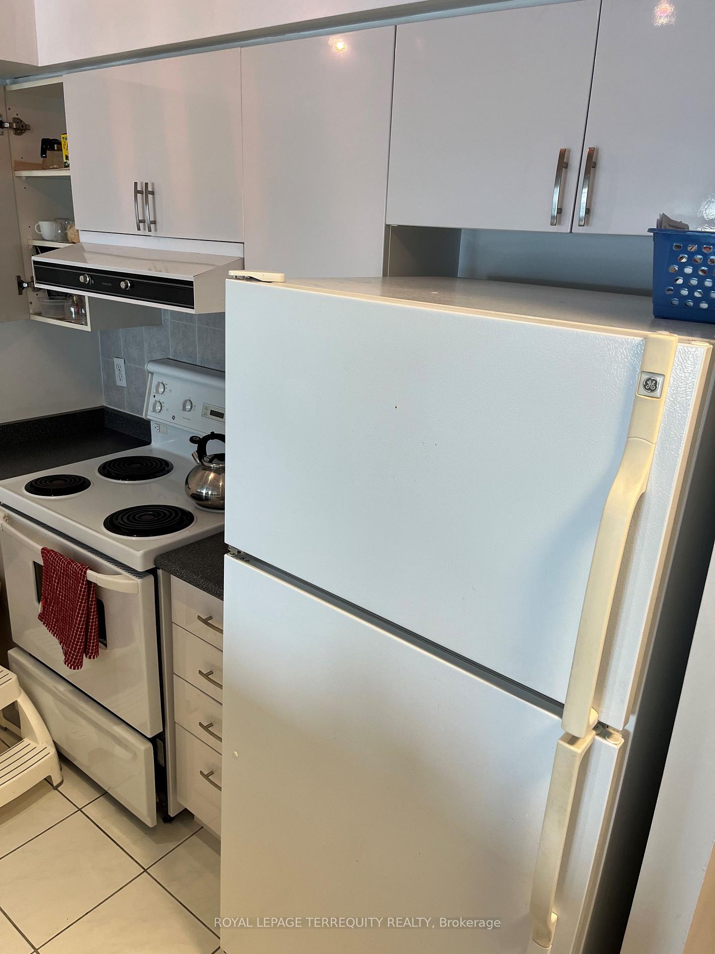 Photo 1 of Unit 901, 399 South Park Road, Markham, Commerce Valley — HOMEH