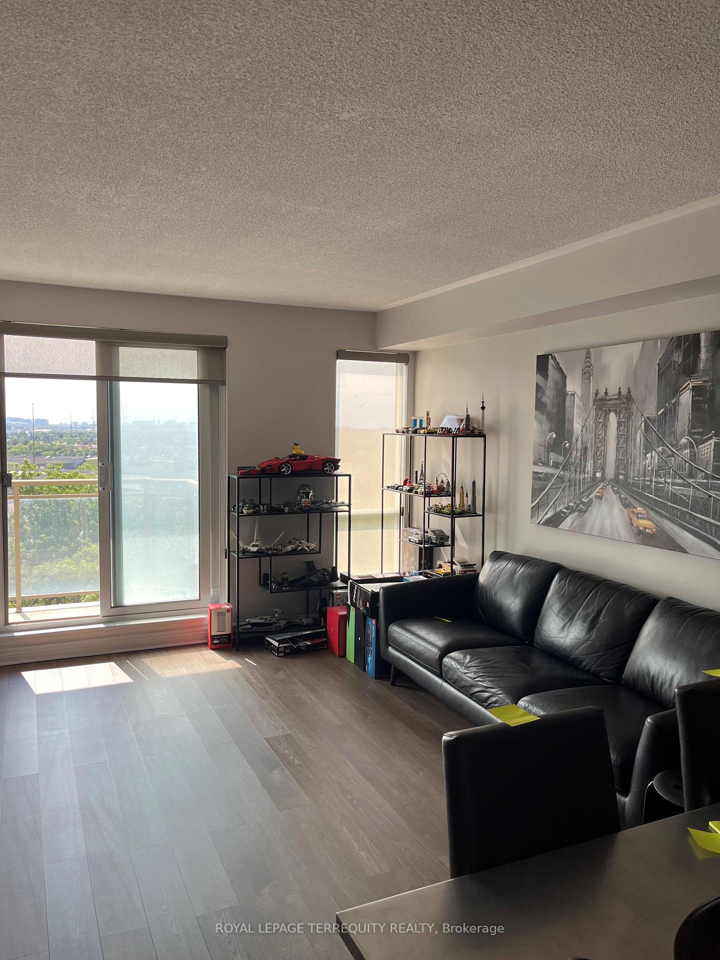 Photo 3 of Unit 901, 399 South Park Road, Markham, Commerce Valley — HOMEH