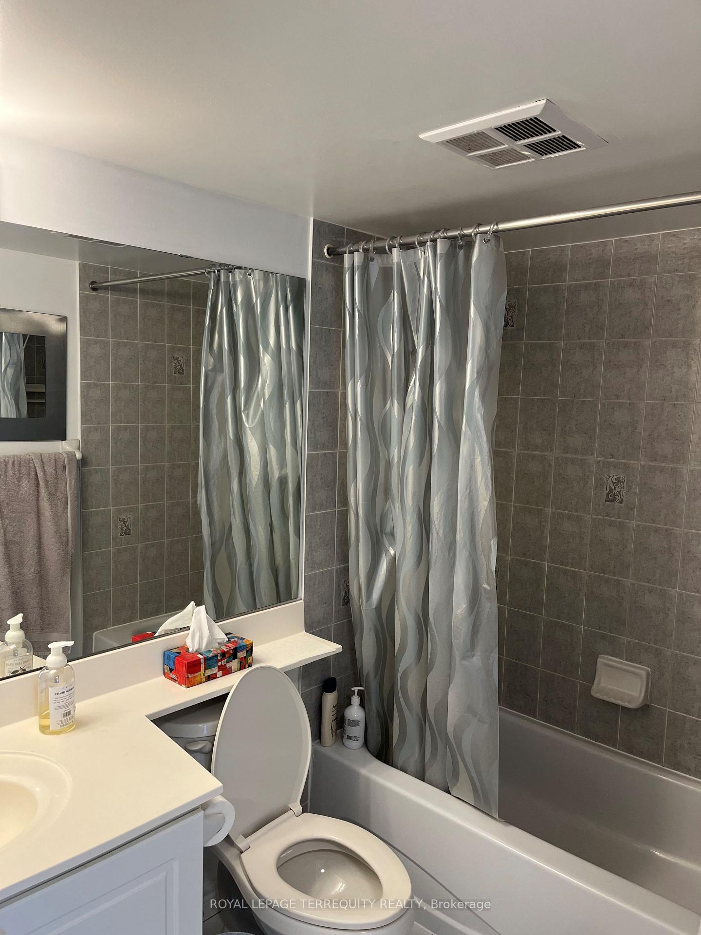 Photo 5 of Unit 901, 399 South Park Road, Markham, Commerce Valley — HOMEH