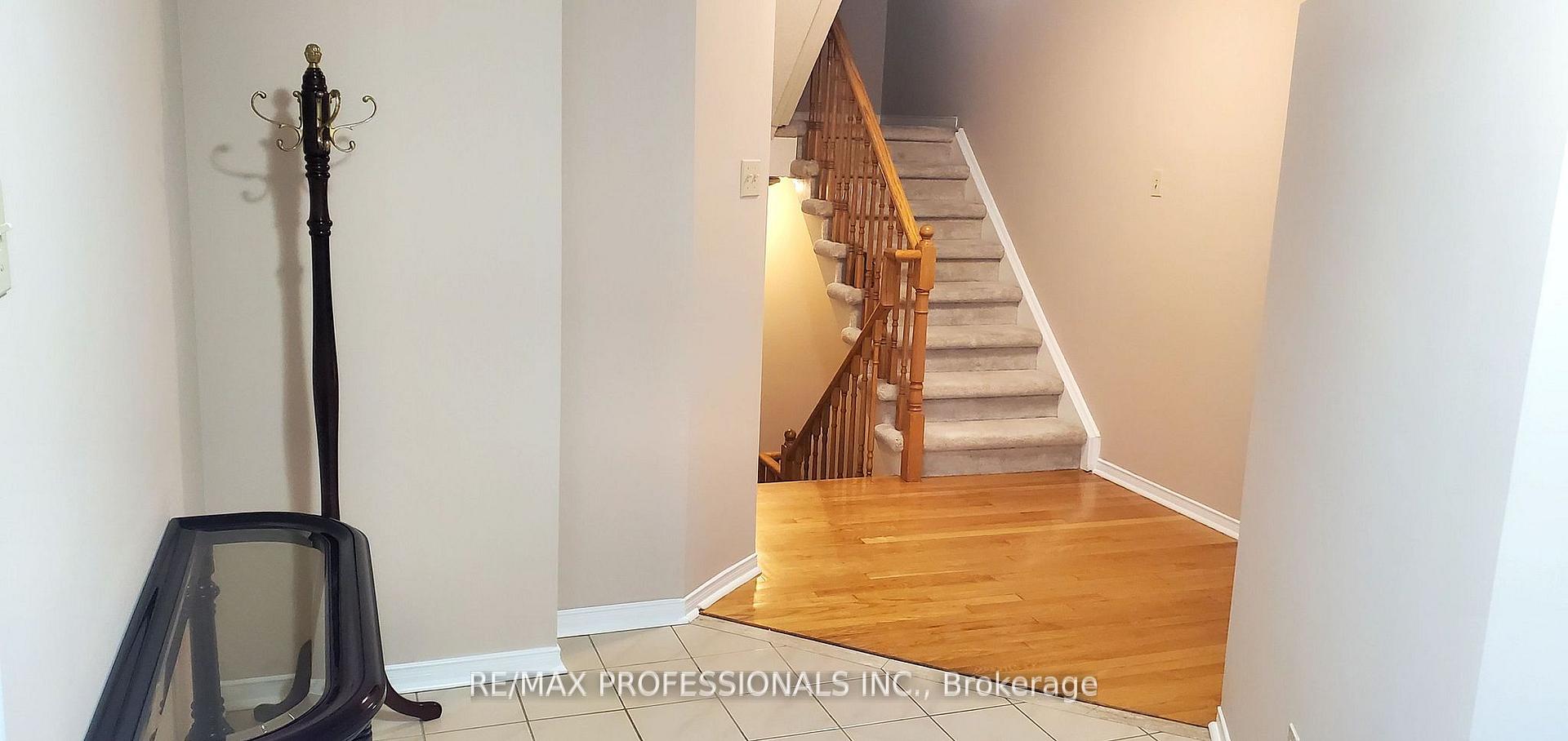 Photo 5 of 2545 Addingham Crescent, Oakville, Clearview — HOMEH
