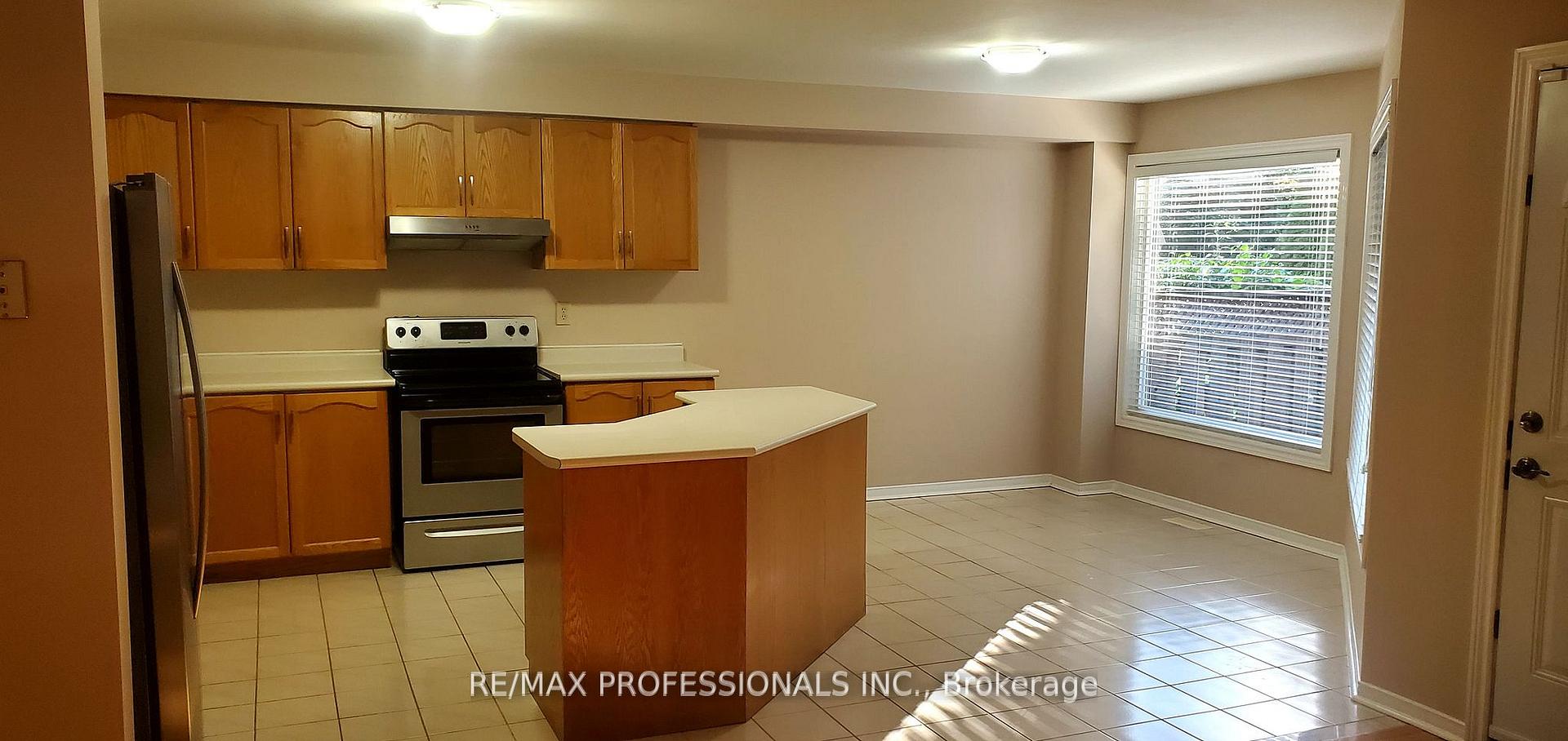 Photo 8 of 2545 Addingham Crescent, Oakville, Clearview — HOMEH