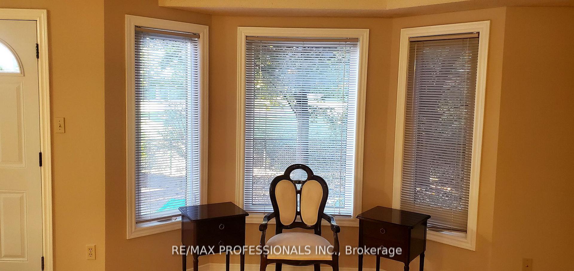 Photo 9 of 2545 Addingham Crescent, Oakville, Clearview — HOMEH