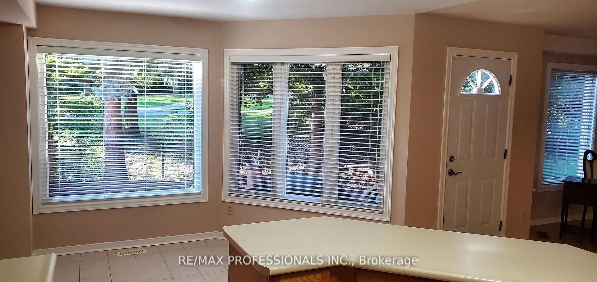 Photo 11 of 2545 Addingham Crescent, Oakville, Clearview — HOMEH