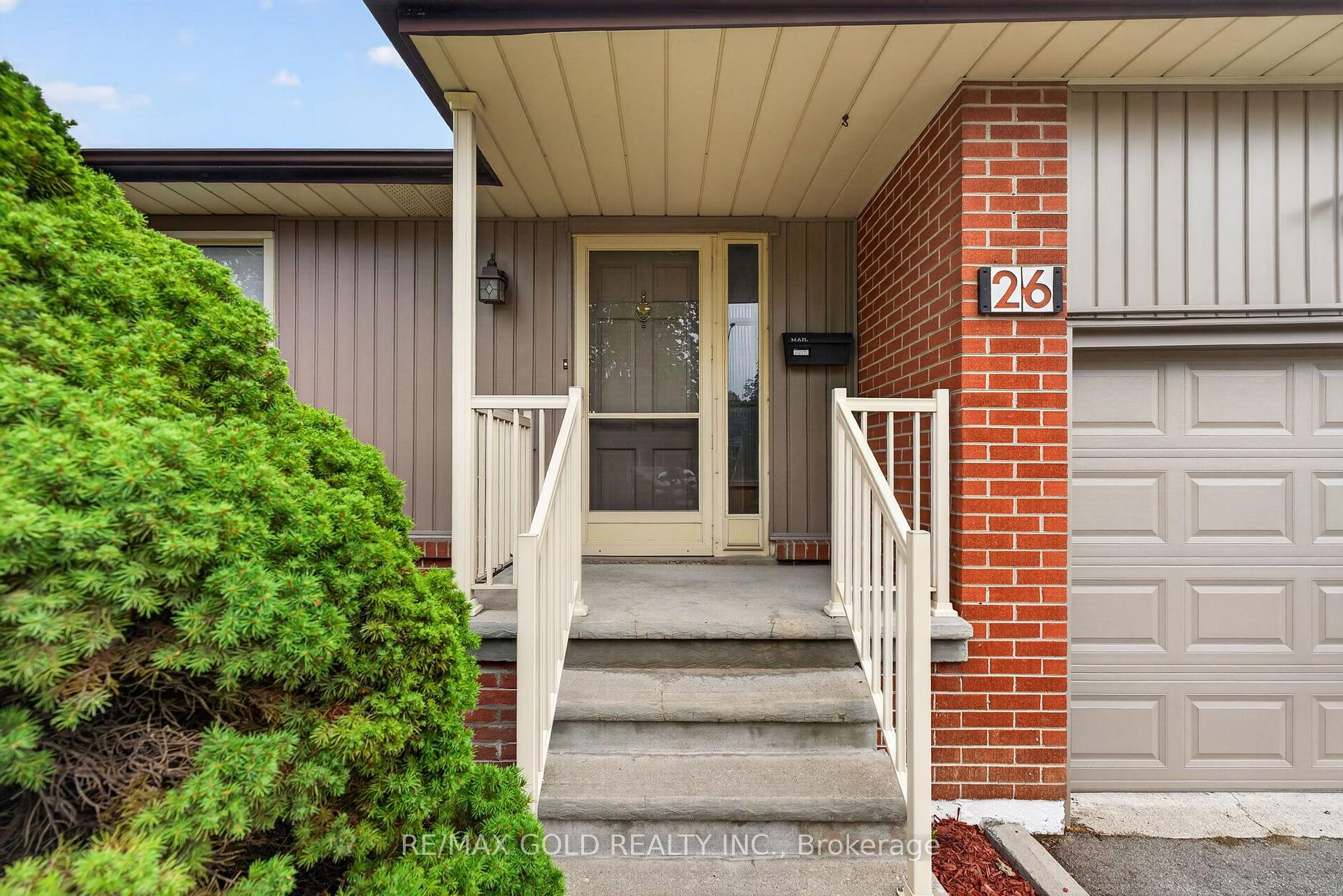 Photo 3 of 26 Deerfield Crescent, Brampton, Southgate — HOMEH