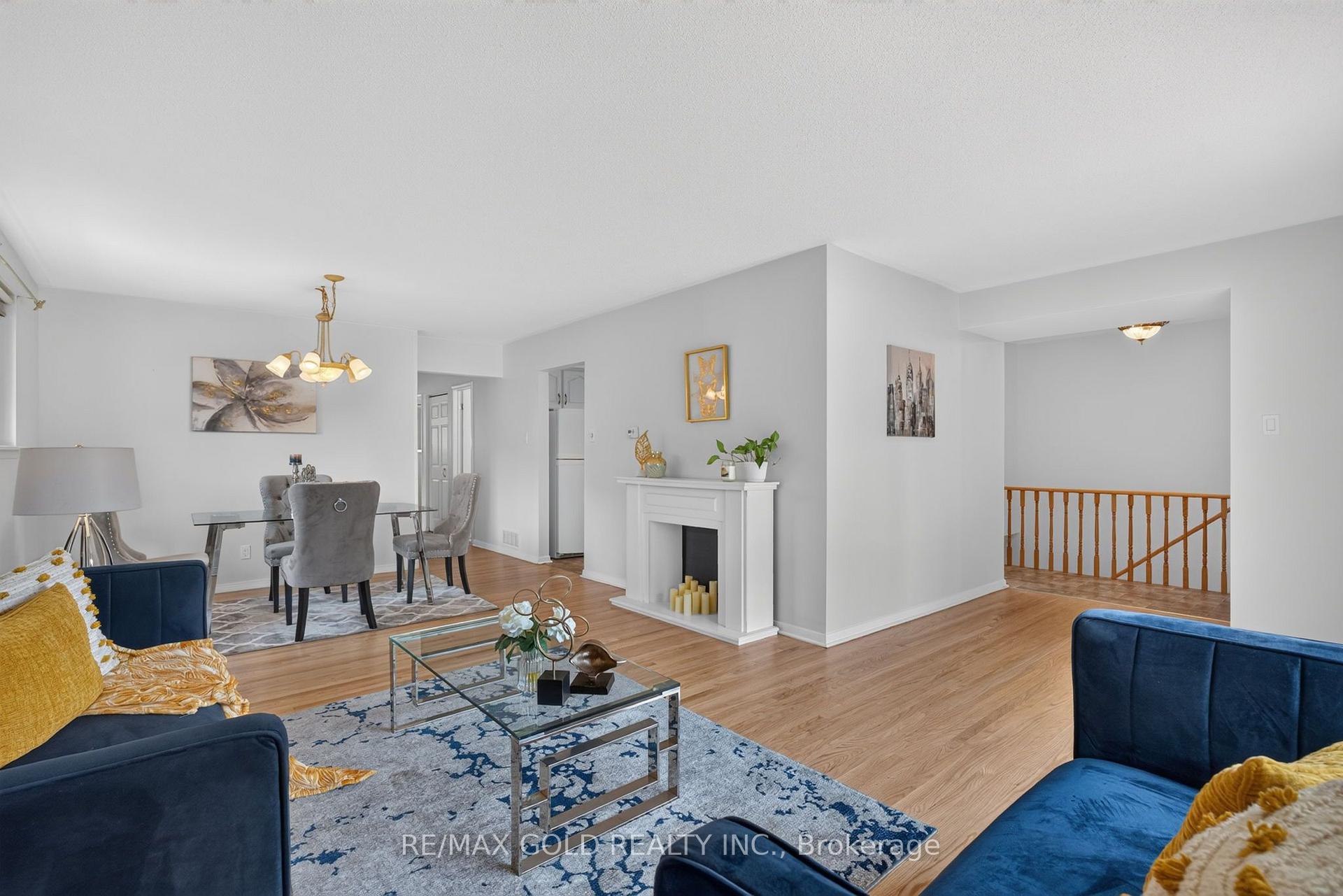 Photo 7 of 26 Deerfield Crescent, Brampton, Southgate — HOMEH