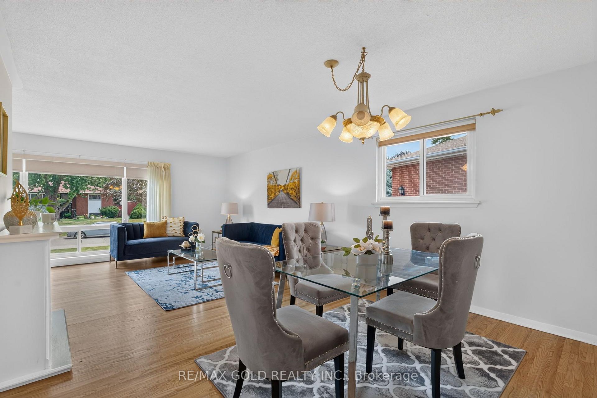 Photo 8 of 26 Deerfield Crescent, Brampton, Southgate — HOMEH