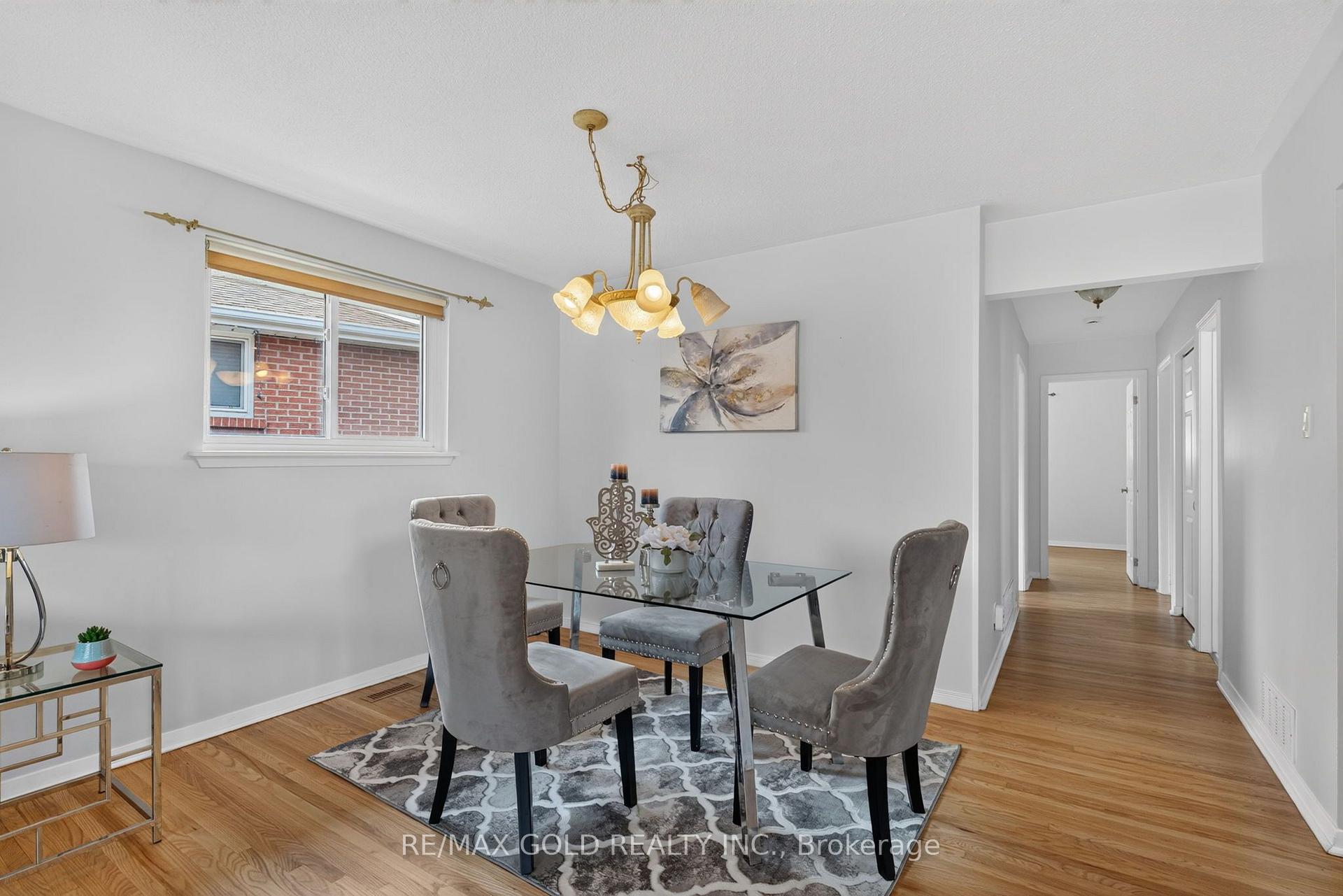 Photo 11 of 26 Deerfield Crescent, Brampton, Southgate — HOMEH