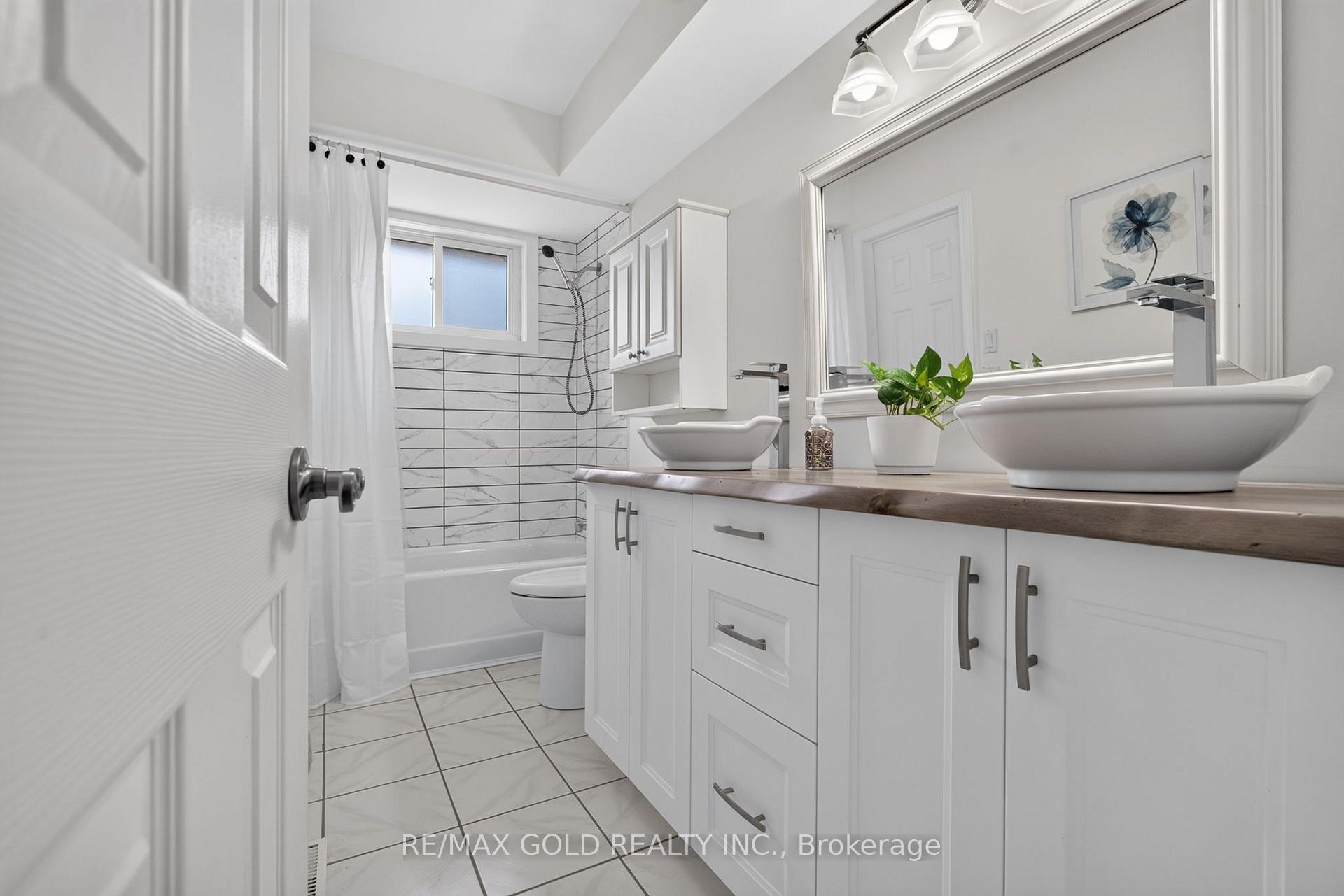 Photo 20 of 26 Deerfield Crescent, Brampton, Southgate — HOMEH