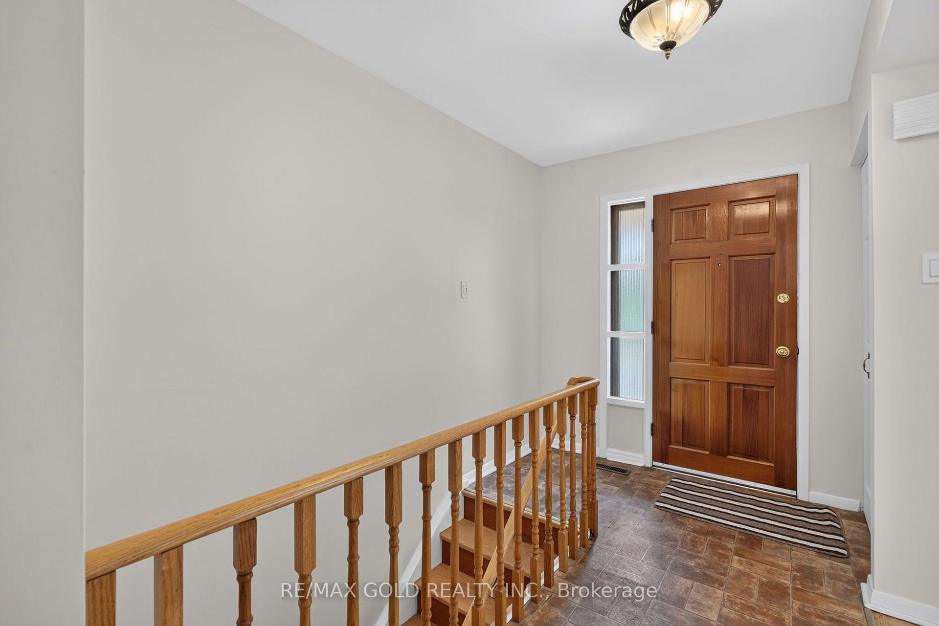 Photo 25 of 26 Deerfield Crescent, Brampton, Southgate — HOMEH