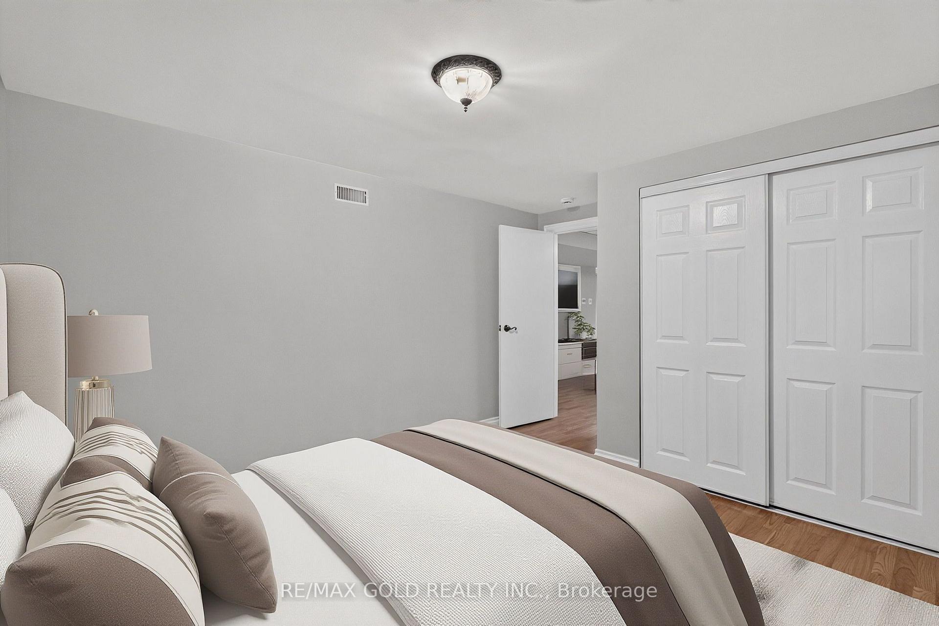 Photo 29 of 26 Deerfield Crescent, Brampton, Southgate — HOMEH