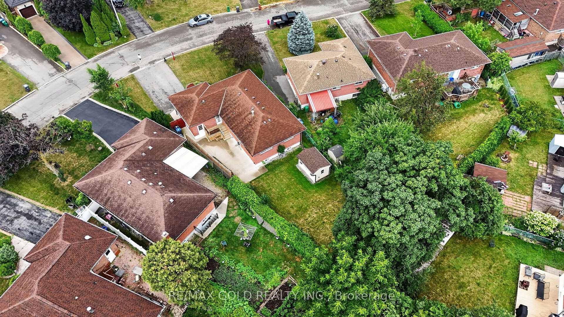 Photo 47 of 26 Deerfield Crescent, Brampton, Southgate — HOMEH