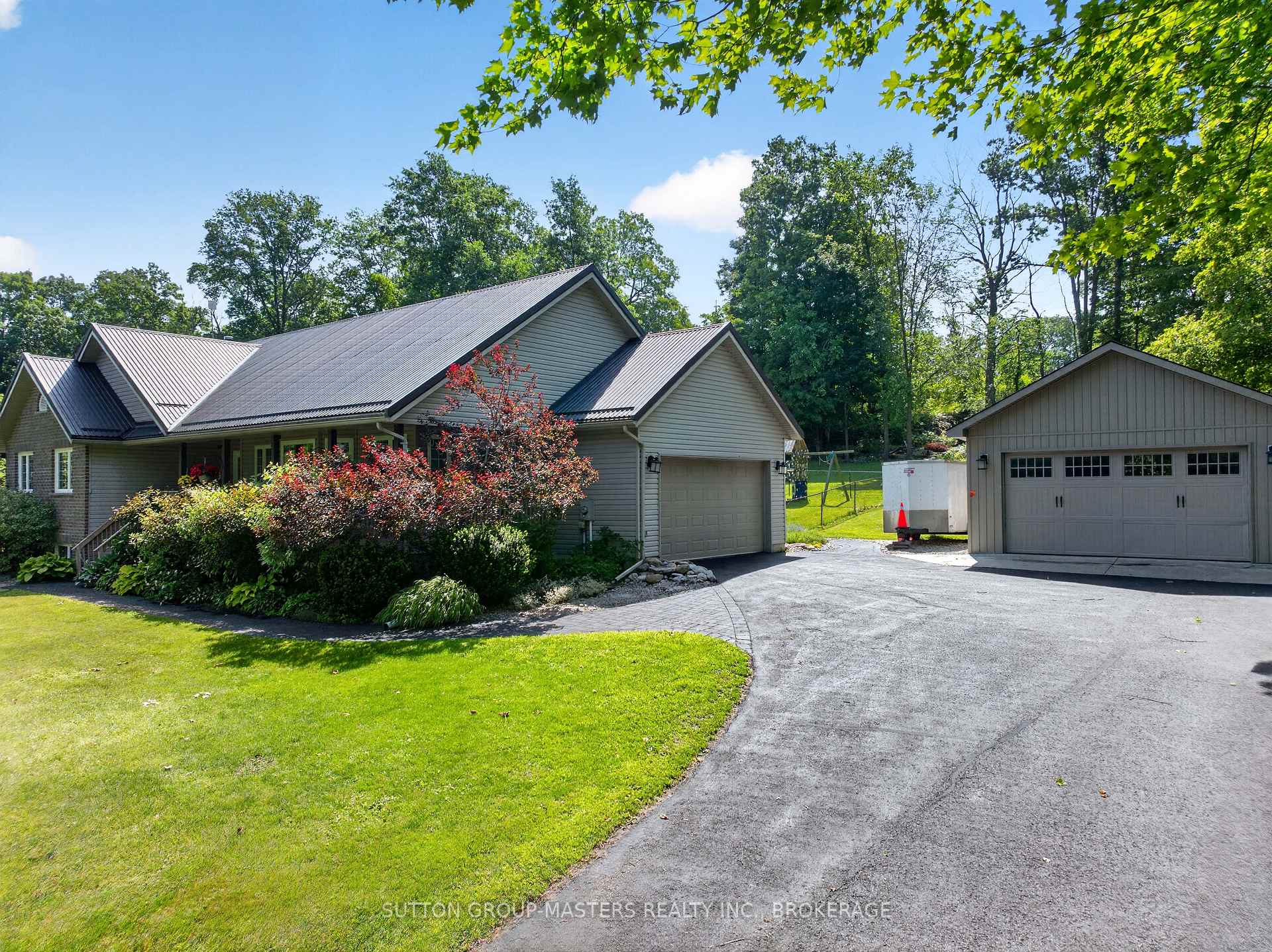 Photo 5 of 710 Maple Road, Loyalist, Lennox and Addington - South — HOMEH