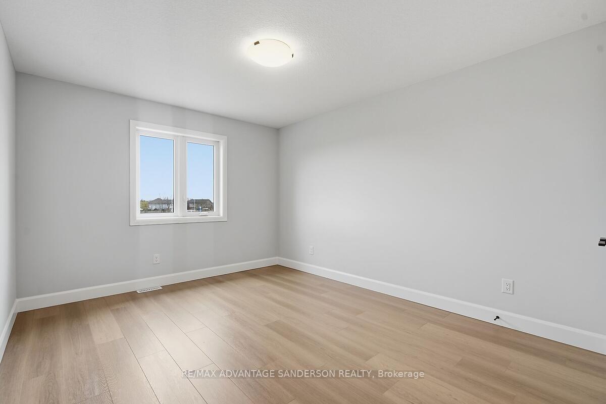 Photo 32 of 163 Bowman Drive, Middlesex Centre, Ilderton — HOMEH