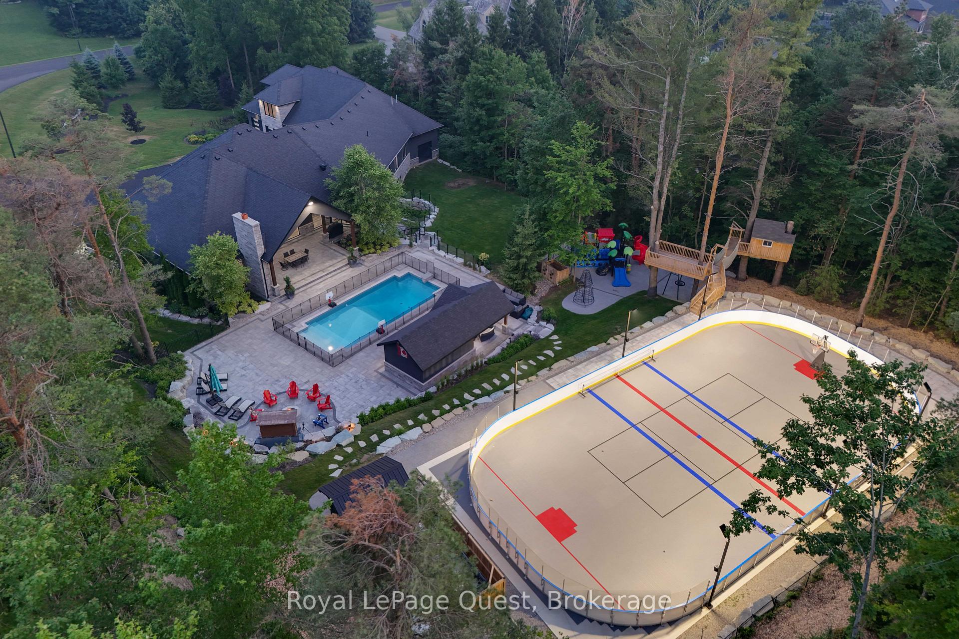 Photo 3 of 8 Midves Court, Springwater, Midhurst — HOMEH