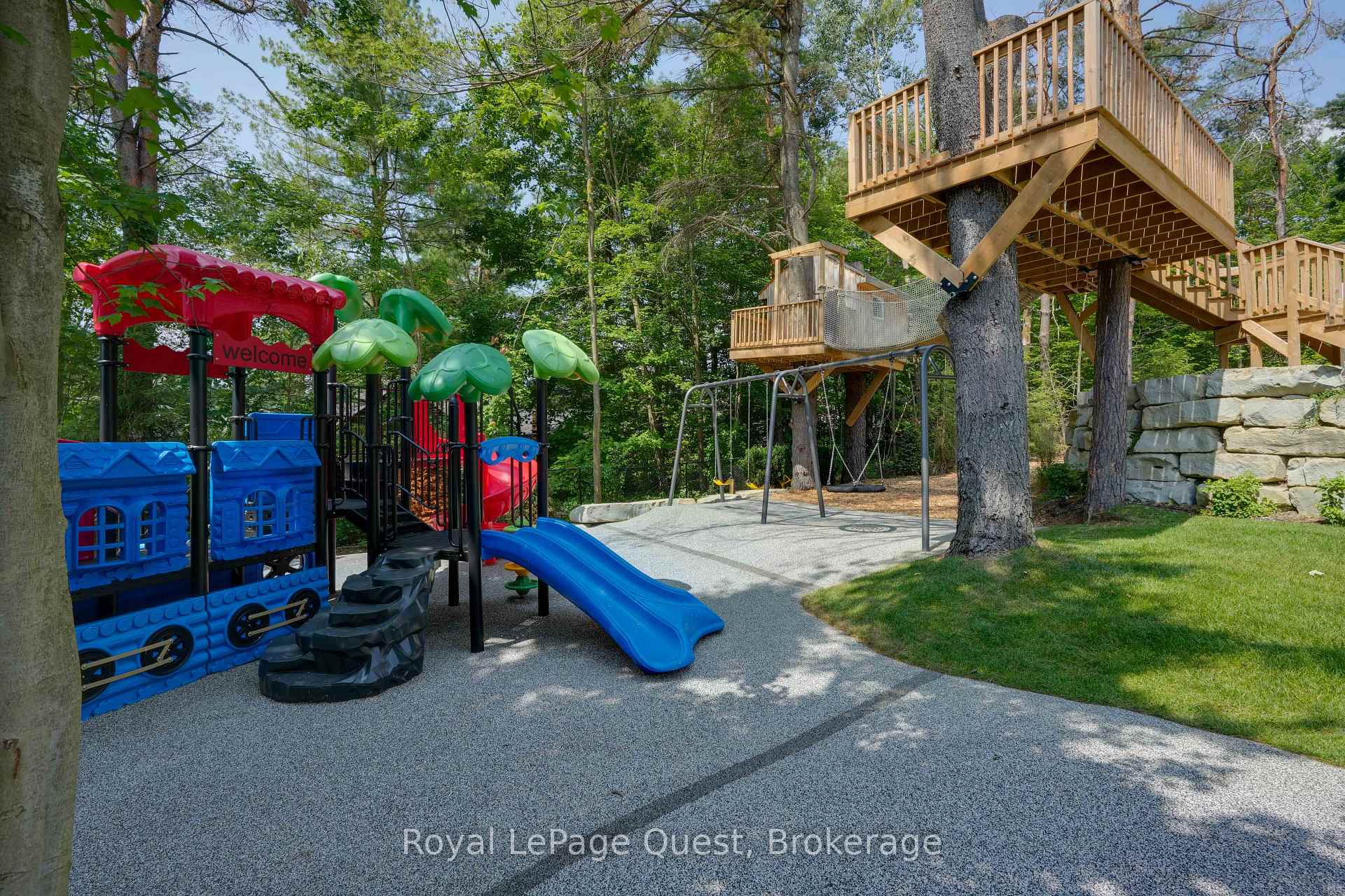 Photo 8 of 8 Midves Court, Springwater, Midhurst — HOMEH