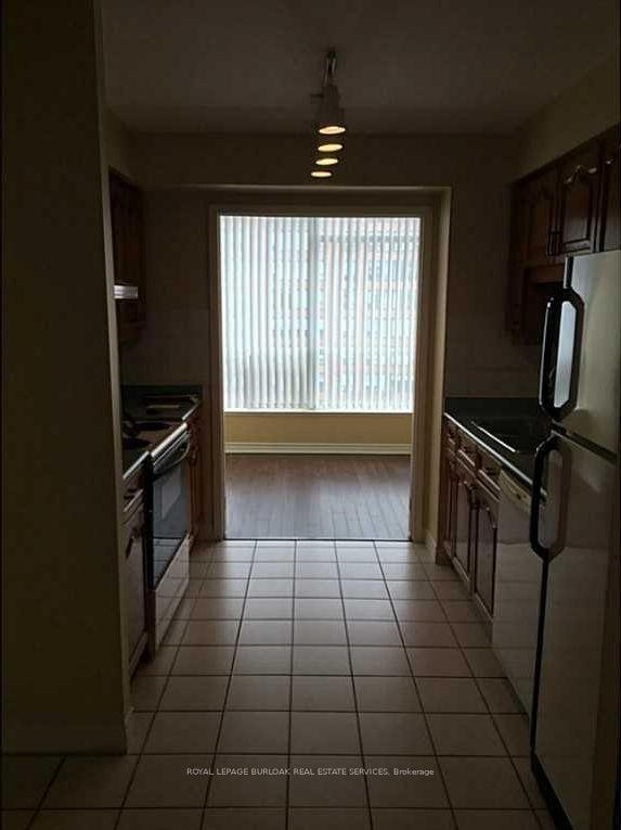 Photo 7 of Unit 809, 1276 Maple Crossing Boulevard, Burlington, Brant — HOMEH