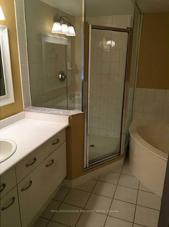 Photo 12 of Unit 809, 1276 Maple Crossing Boulevard, Burlington, Brant — HOMEH