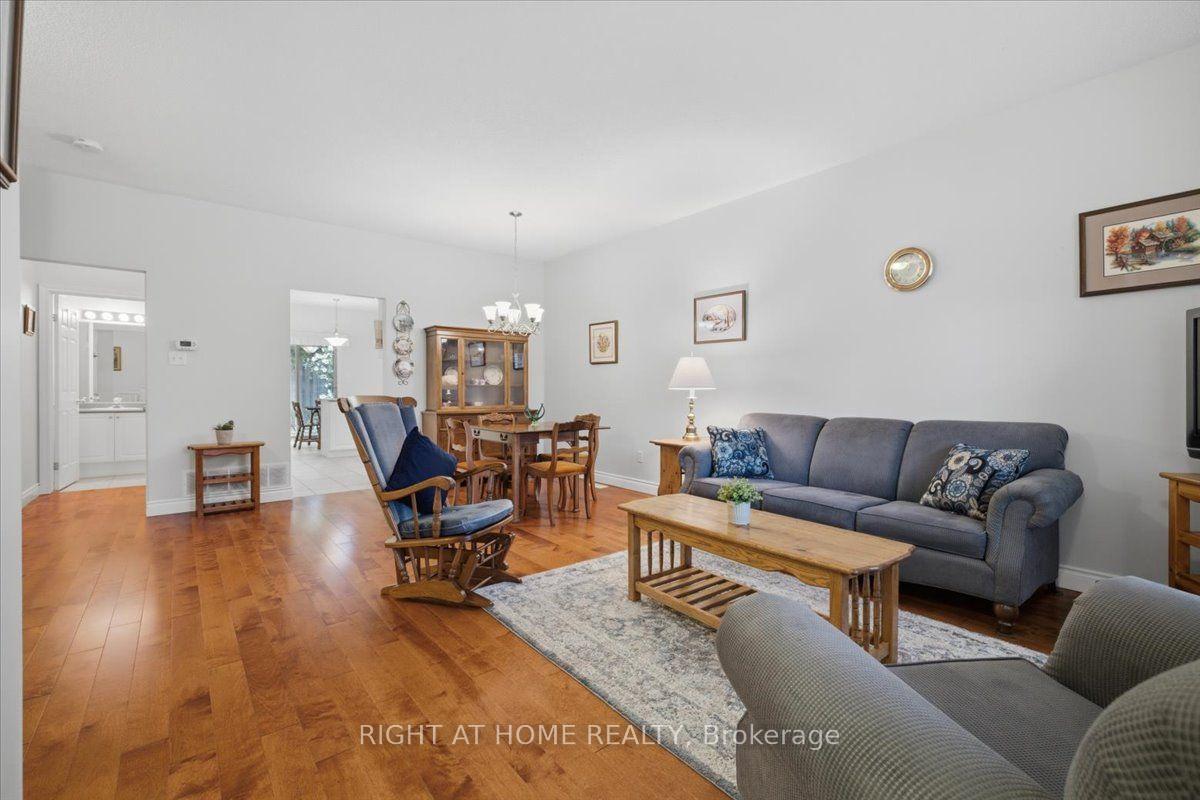 Photo 6 of Unit 13, 34 Southbrook Drive, Hamilton, Binbrook — HOMEH