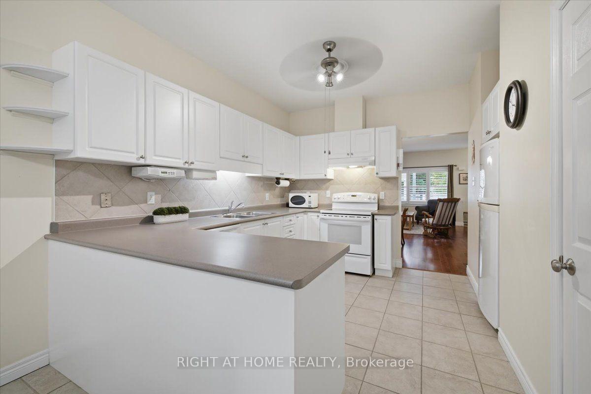 Photo 15 of Unit 13, 34 Southbrook Drive, Hamilton, Binbrook — HOMEH
