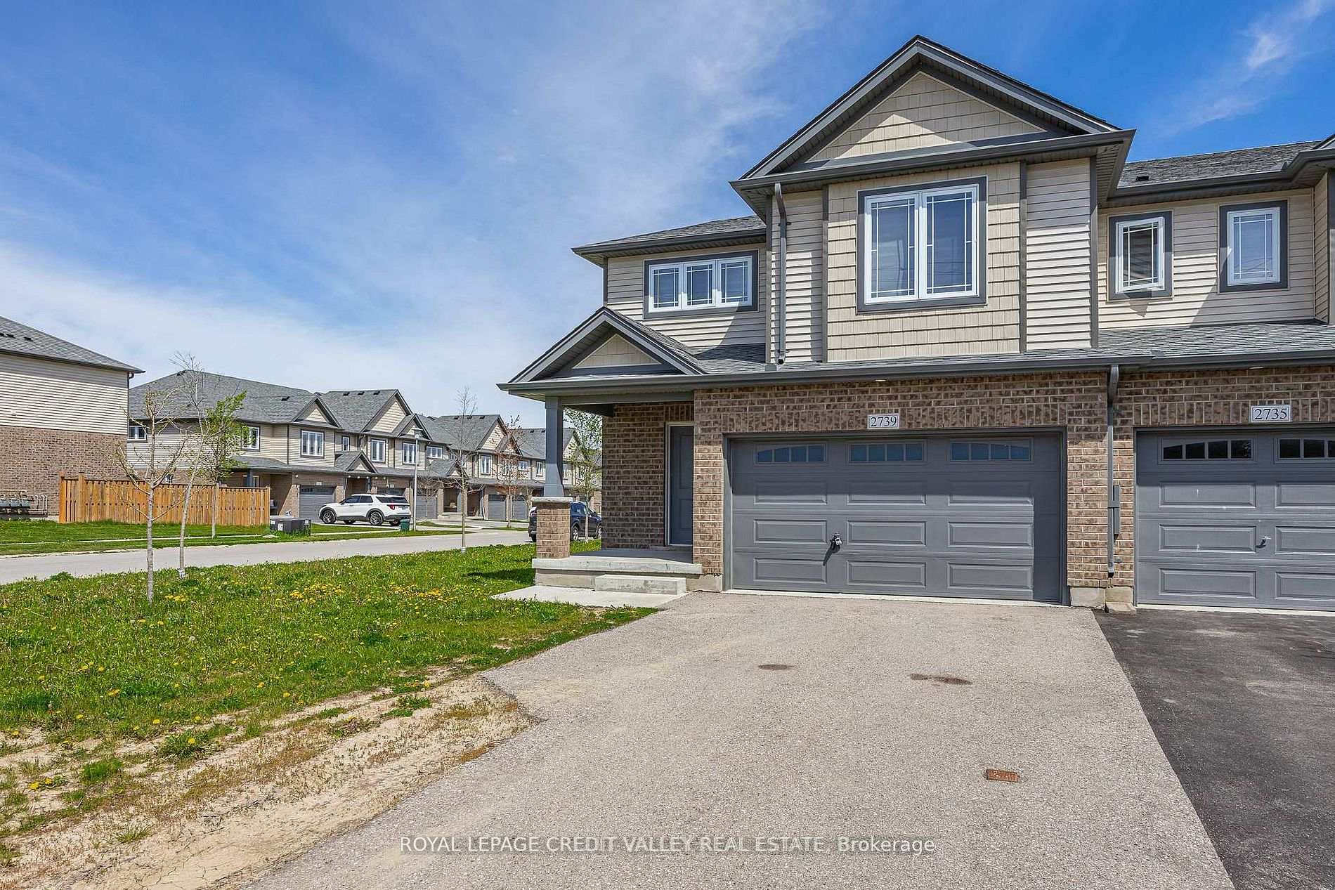 Photo 4 of 2739 Asima Drive, London, South U — HOMEH