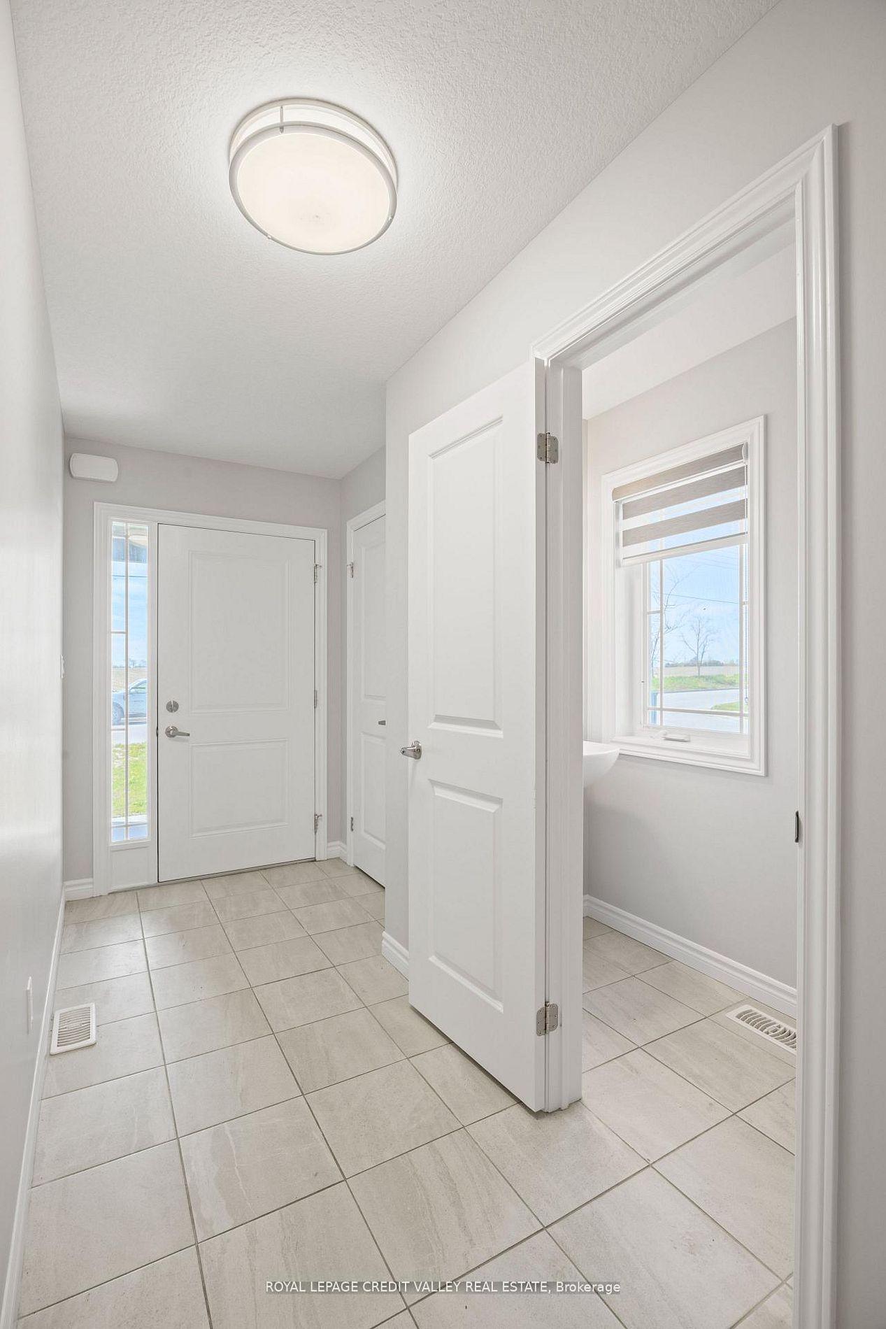 Photo 6 of 2739 Asima Drive, London, South U — HOMEH