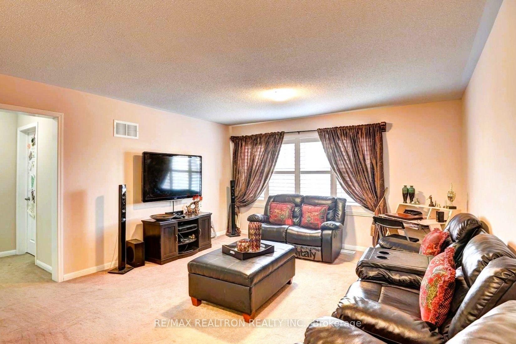 Photo 7 of 2 Clenston Road, Brampton, Northwest Brampton — HOMEH