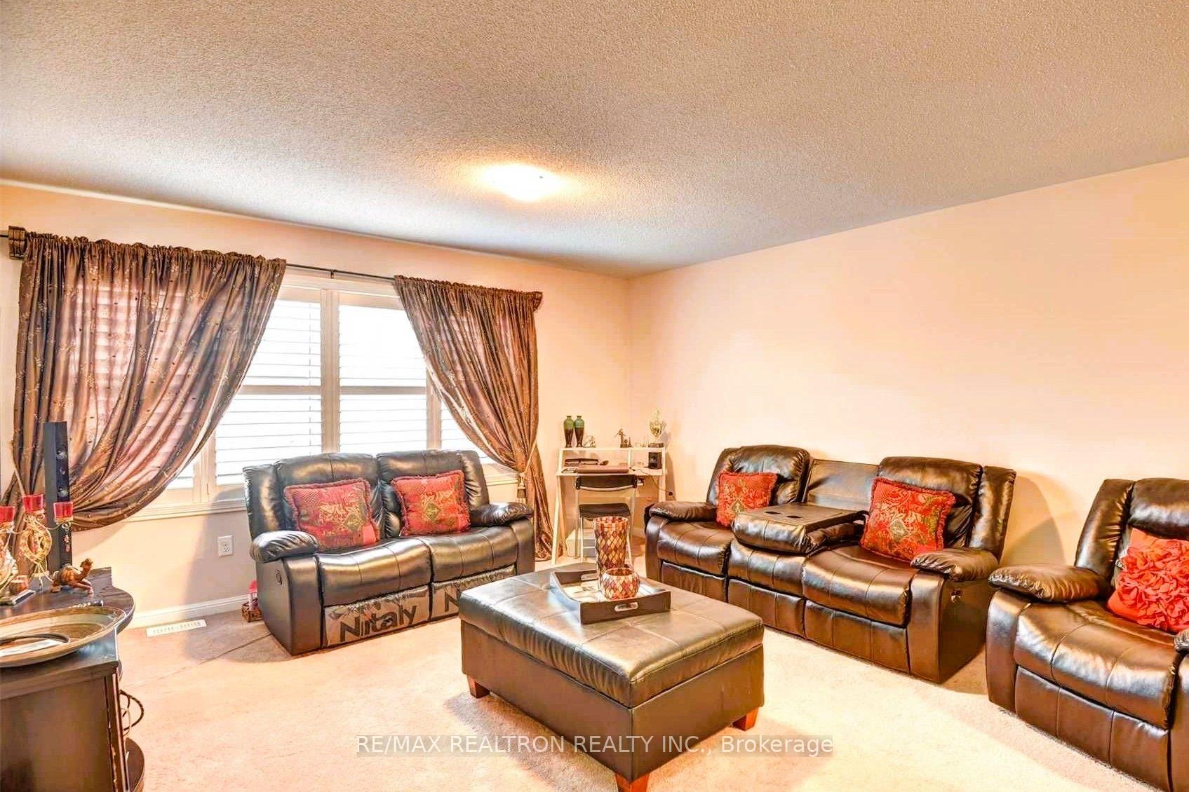 Photo 8 of 2 Clenston Road, Brampton, Northwest Brampton — HOMEH