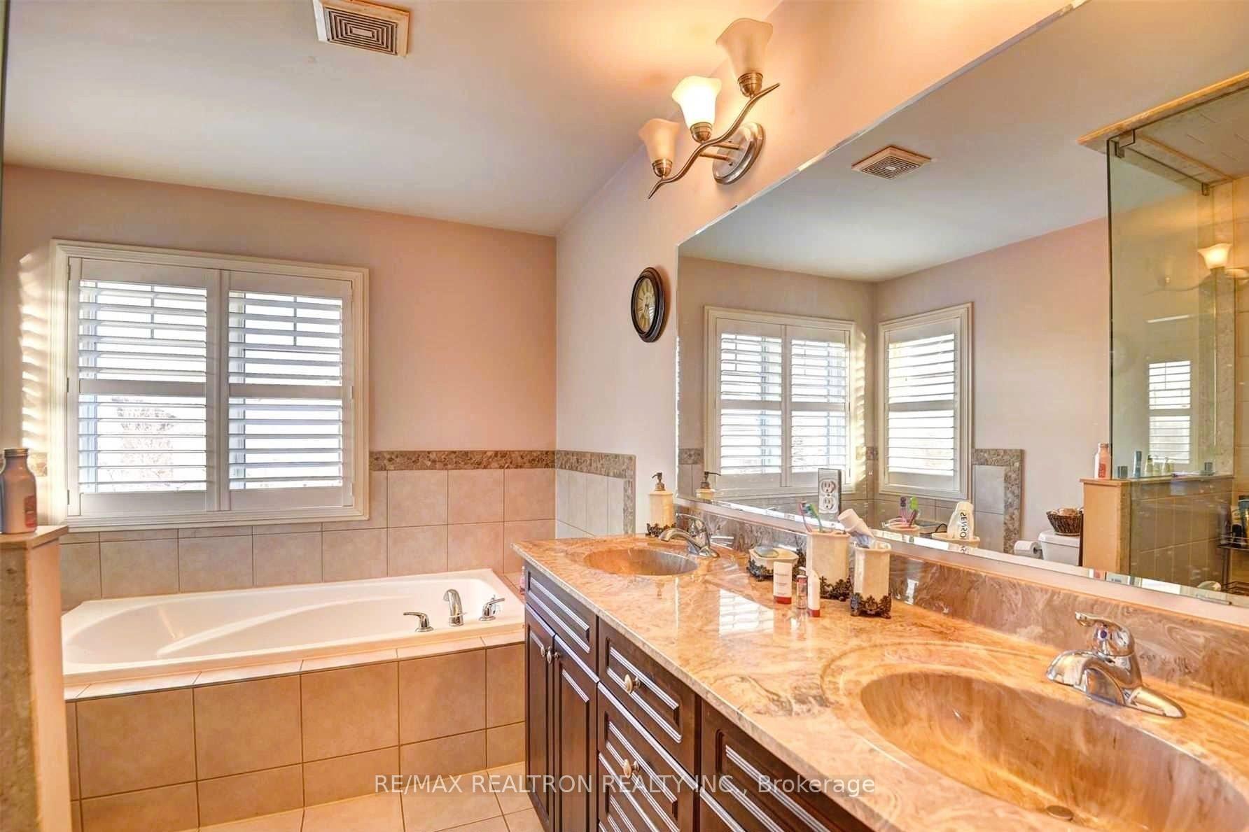 Photo 10 of 2 Clenston Road, Brampton, Northwest Brampton — HOMEH